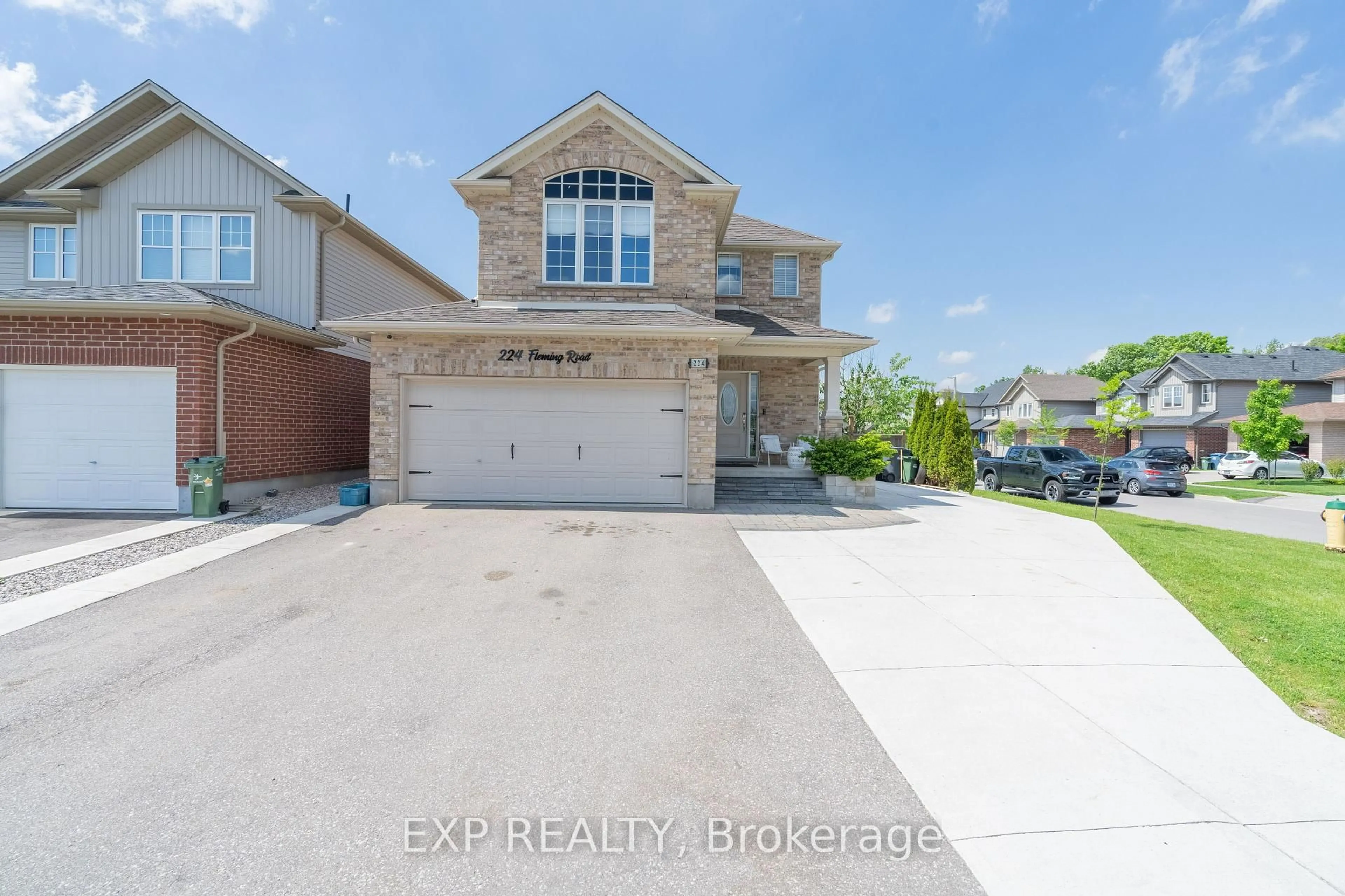 A pic from outside/outdoor area/front of a property/back of a property/a pic from drone, street for 224 Fleming Rd, Guelph Ontario N1E 0K7