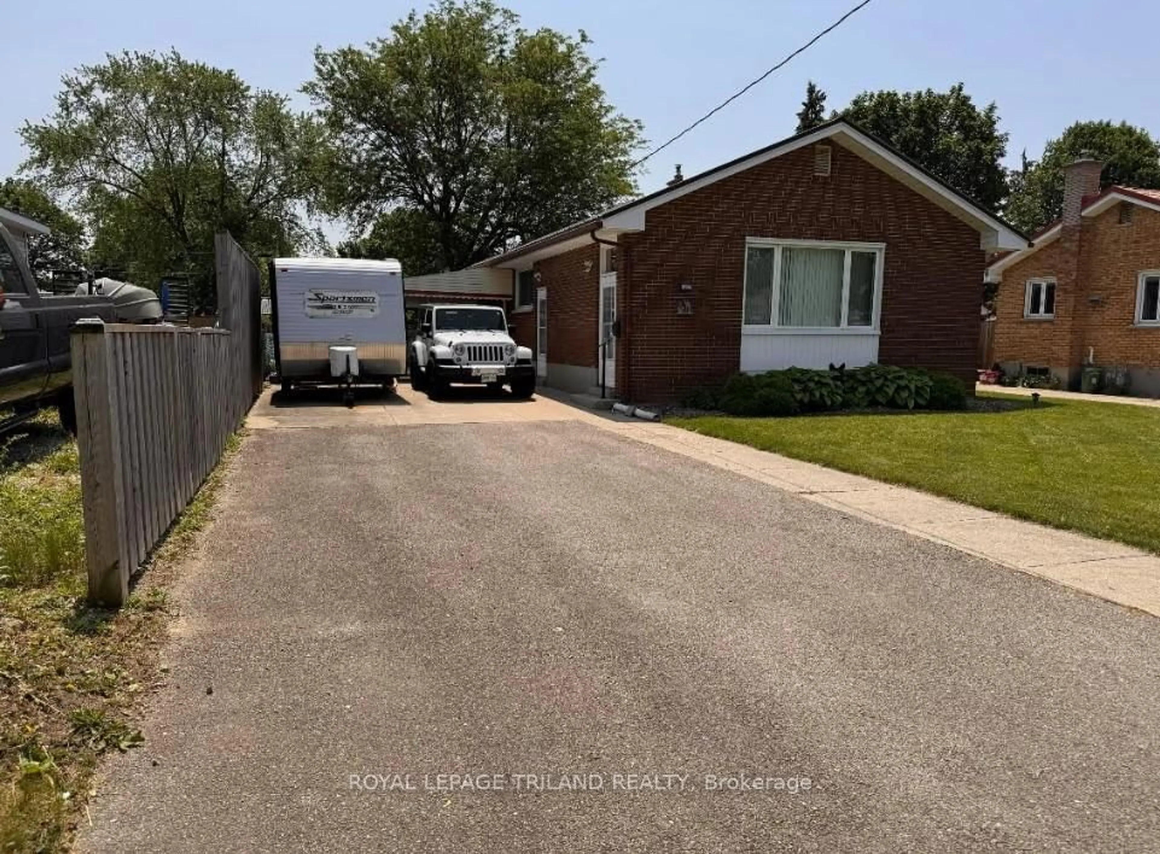 Unknown for 1947 Wavell St, London East Ontario N5V 1P2