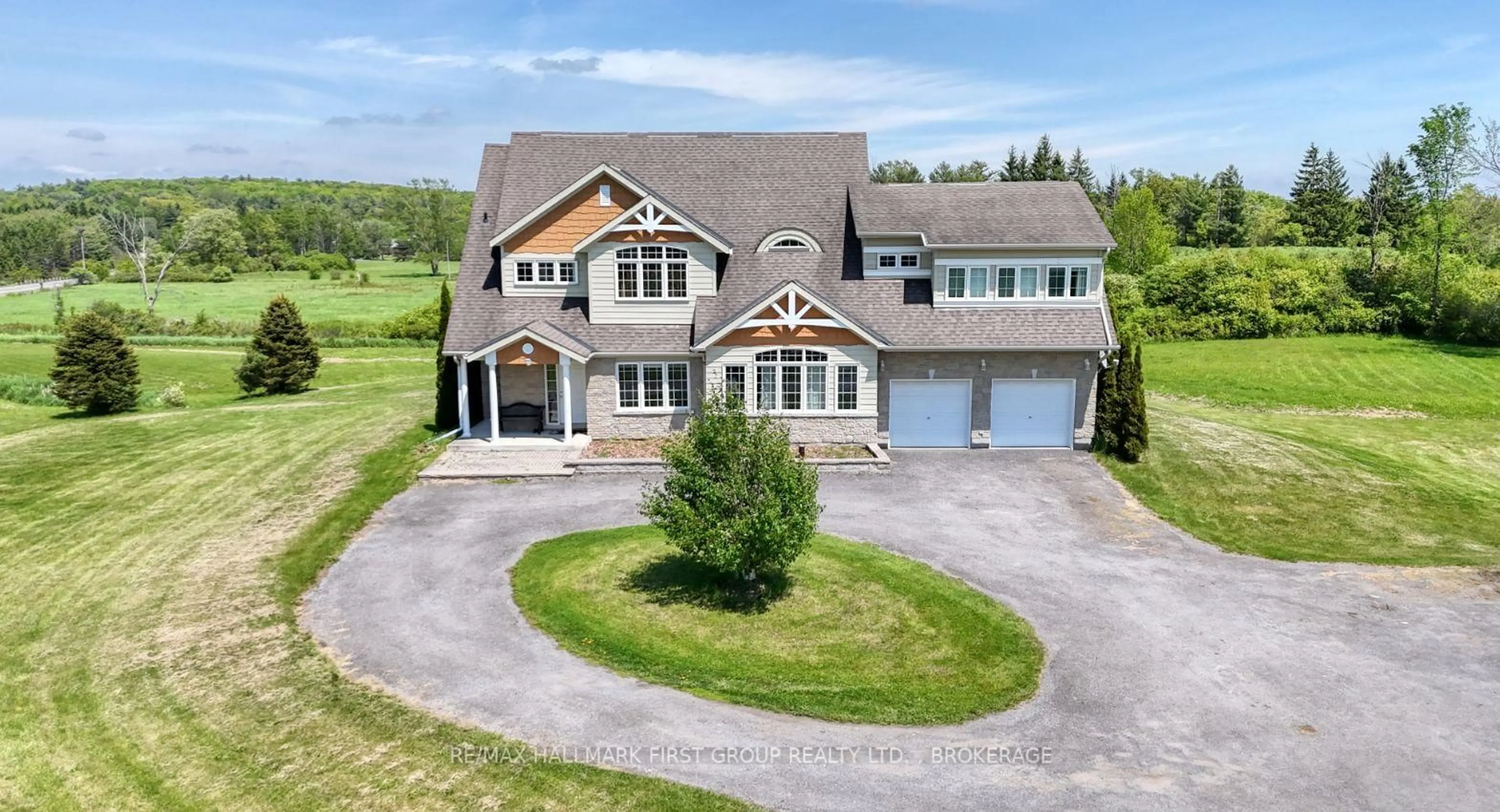 A pic from outside/outdoor area/front of a property/back of a property/a pic from drone, unknown for 1461 ENGLISH Way, Kingston Ontario K7L 0C2
