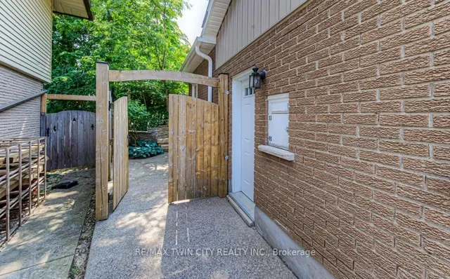 Additional property image - 211 RIPPLEWOOD Cres