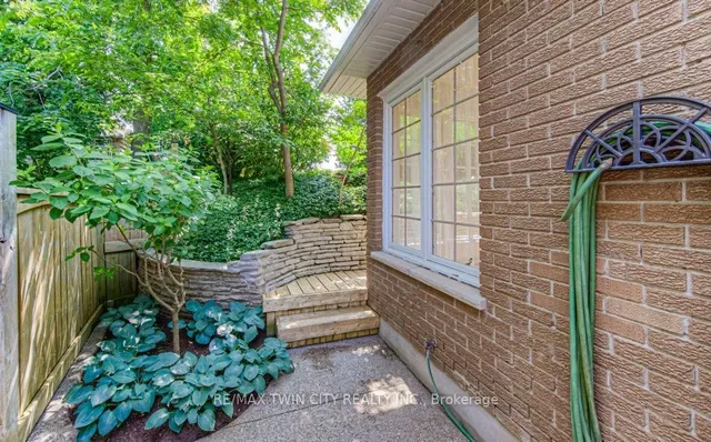 Additional property image - 211 RIPPLEWOOD Cres