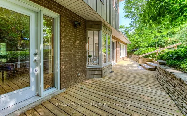 Additional property image - 211 RIPPLEWOOD Cres