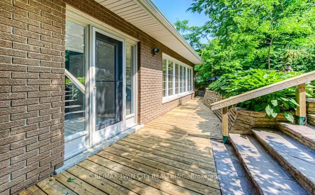 Additional property image - 211 RIPPLEWOOD Cres