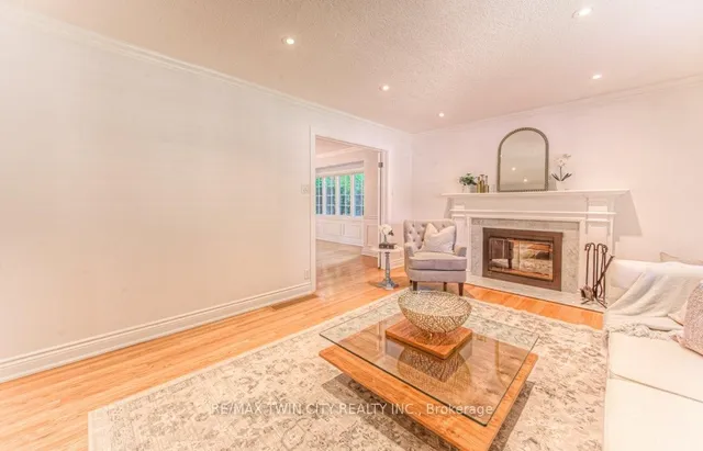 Additional property image - 211 RIPPLEWOOD Cres