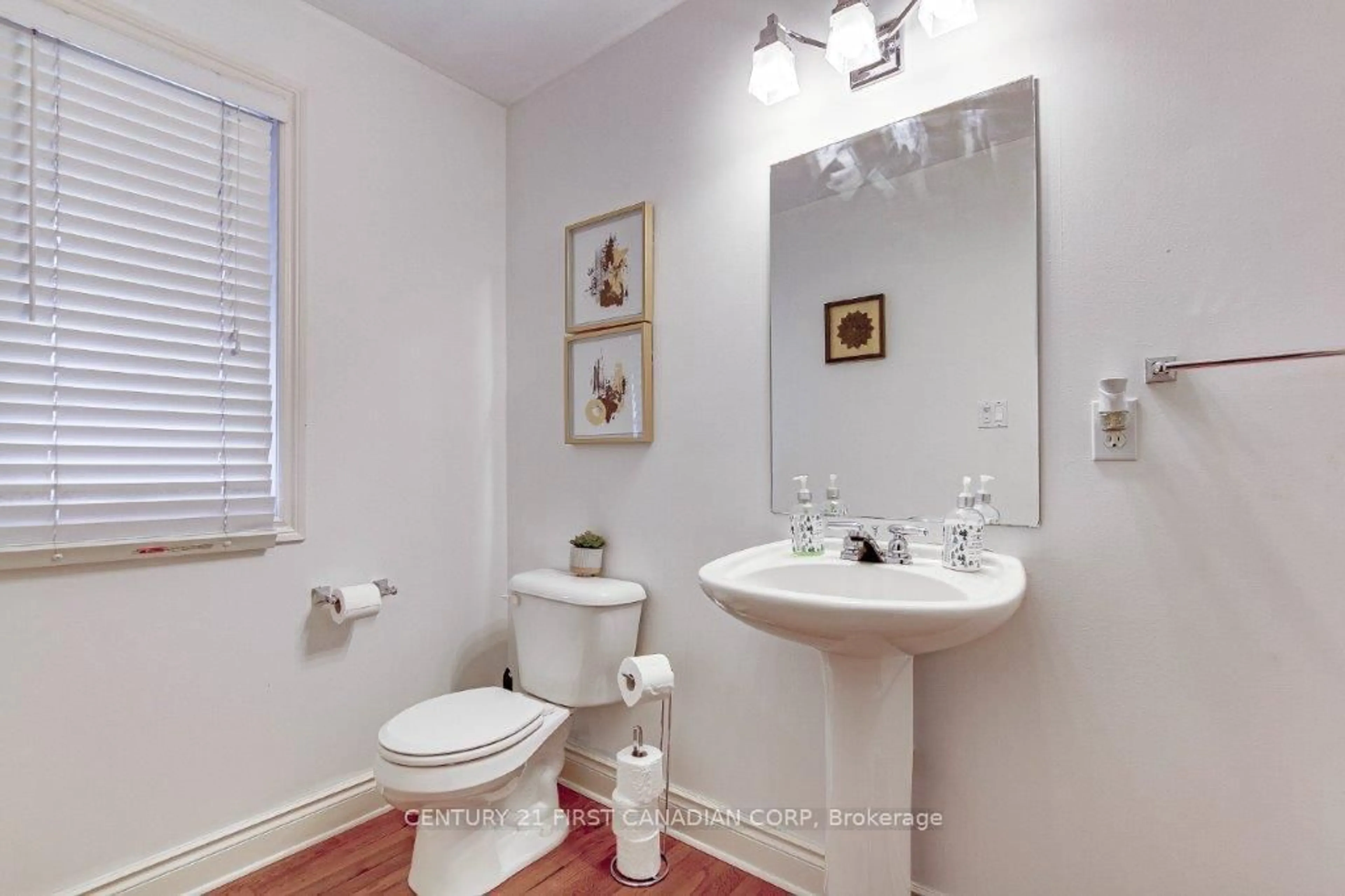 Standard bathroom, ceramic/tile floor for 1578 Birchwood Dr, London South Ontario N6K 4X3