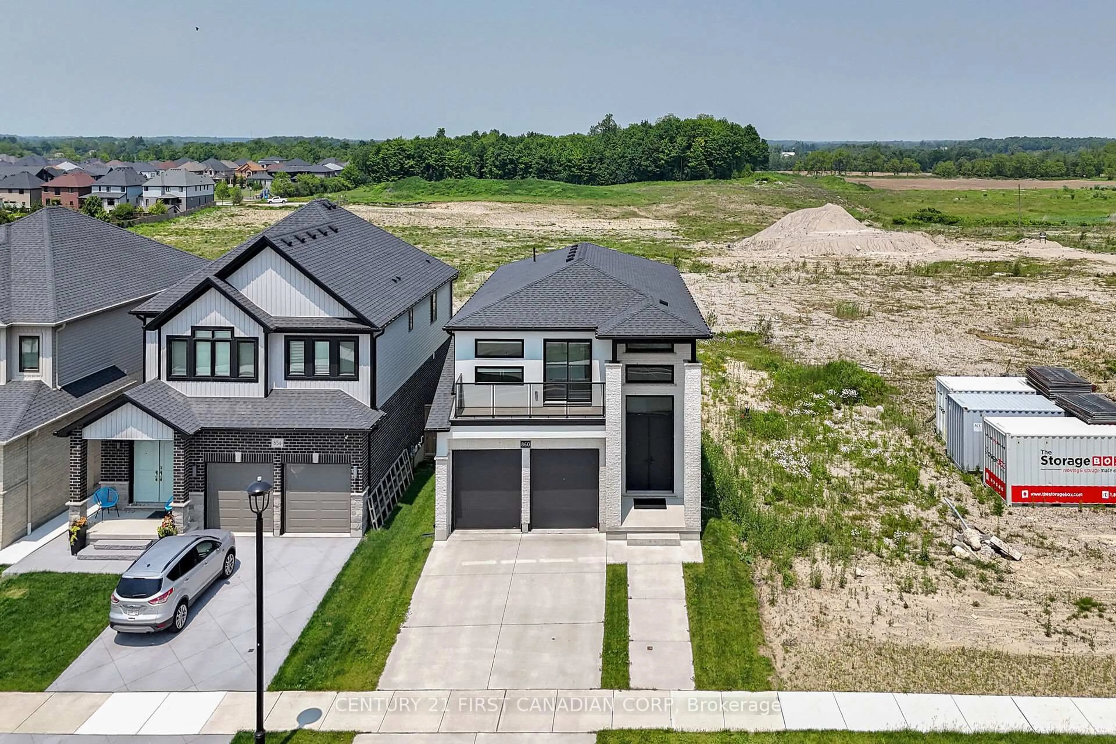 A pic from outside/outdoor area/front of a property/back of a property/a pic from drone, street for 860 Kleinburg Dr, London North Ontario N5X 0N8