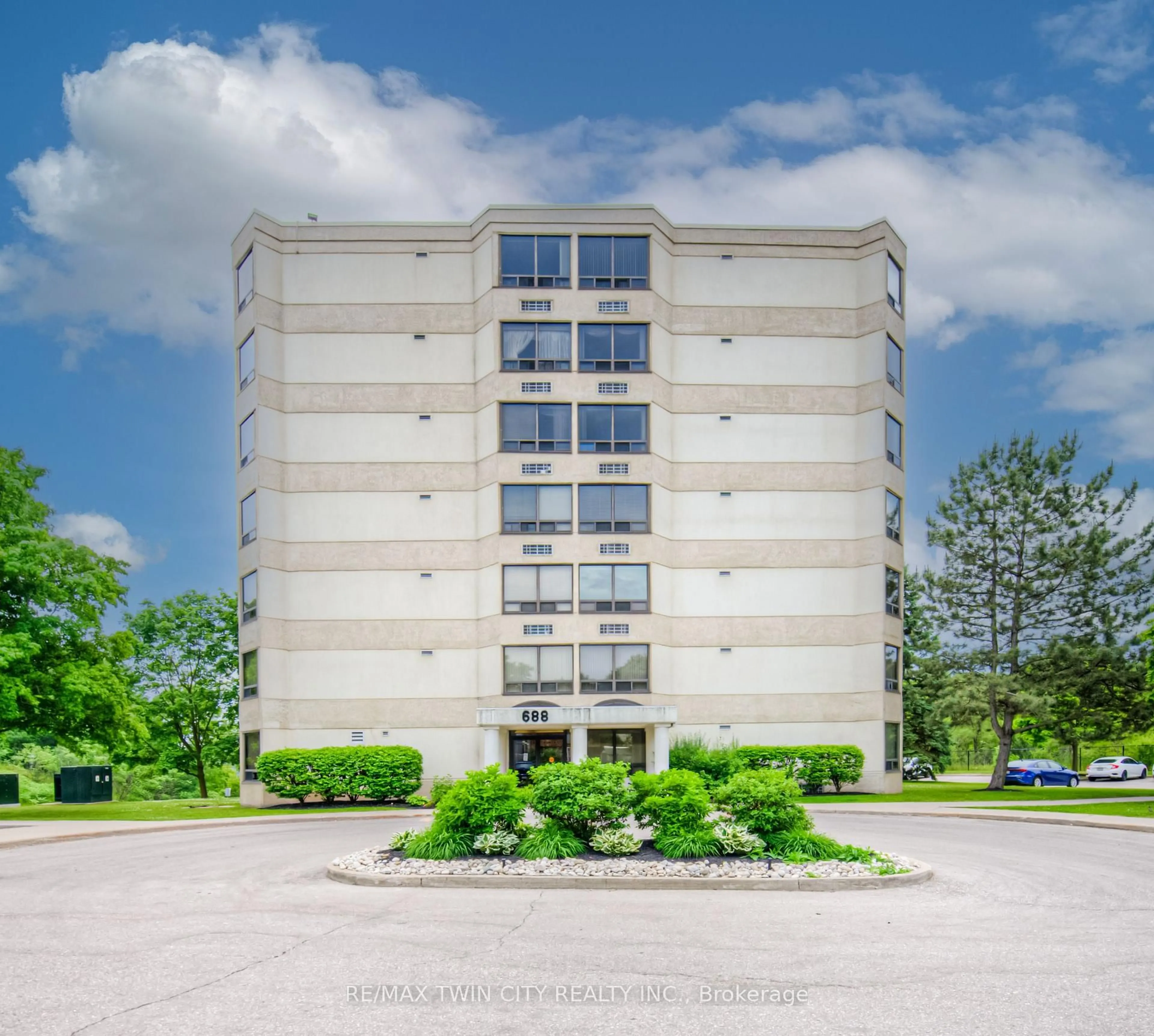 Unknown for 688 Preston Pkwy #304, Cambridge Ontario N3H 5K6