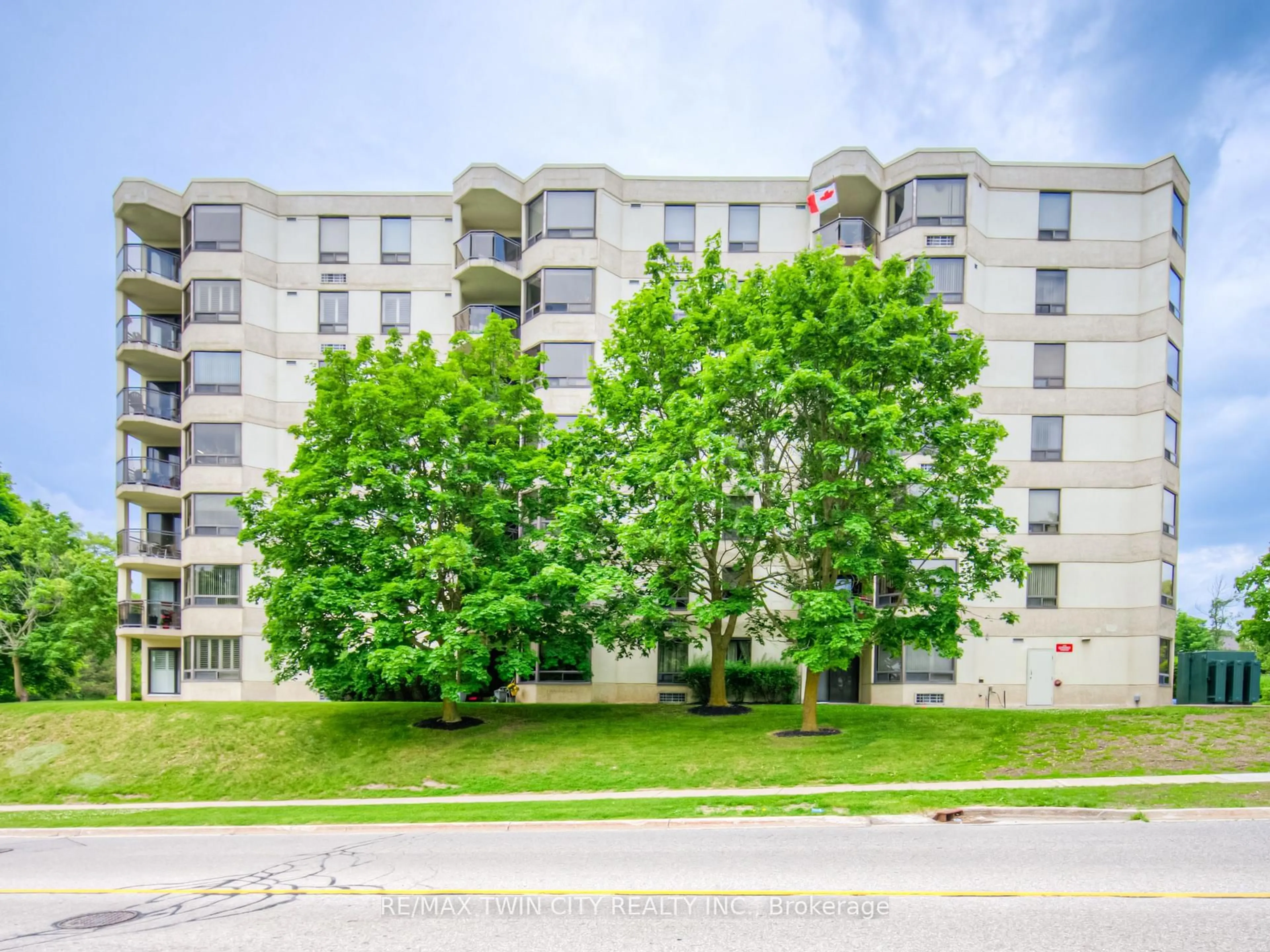 A pic from outside/outdoor area/front of a property/back of a property/a pic from drone, building for 688 Preston Pkwy #304, Cambridge Ontario N3H 5K6