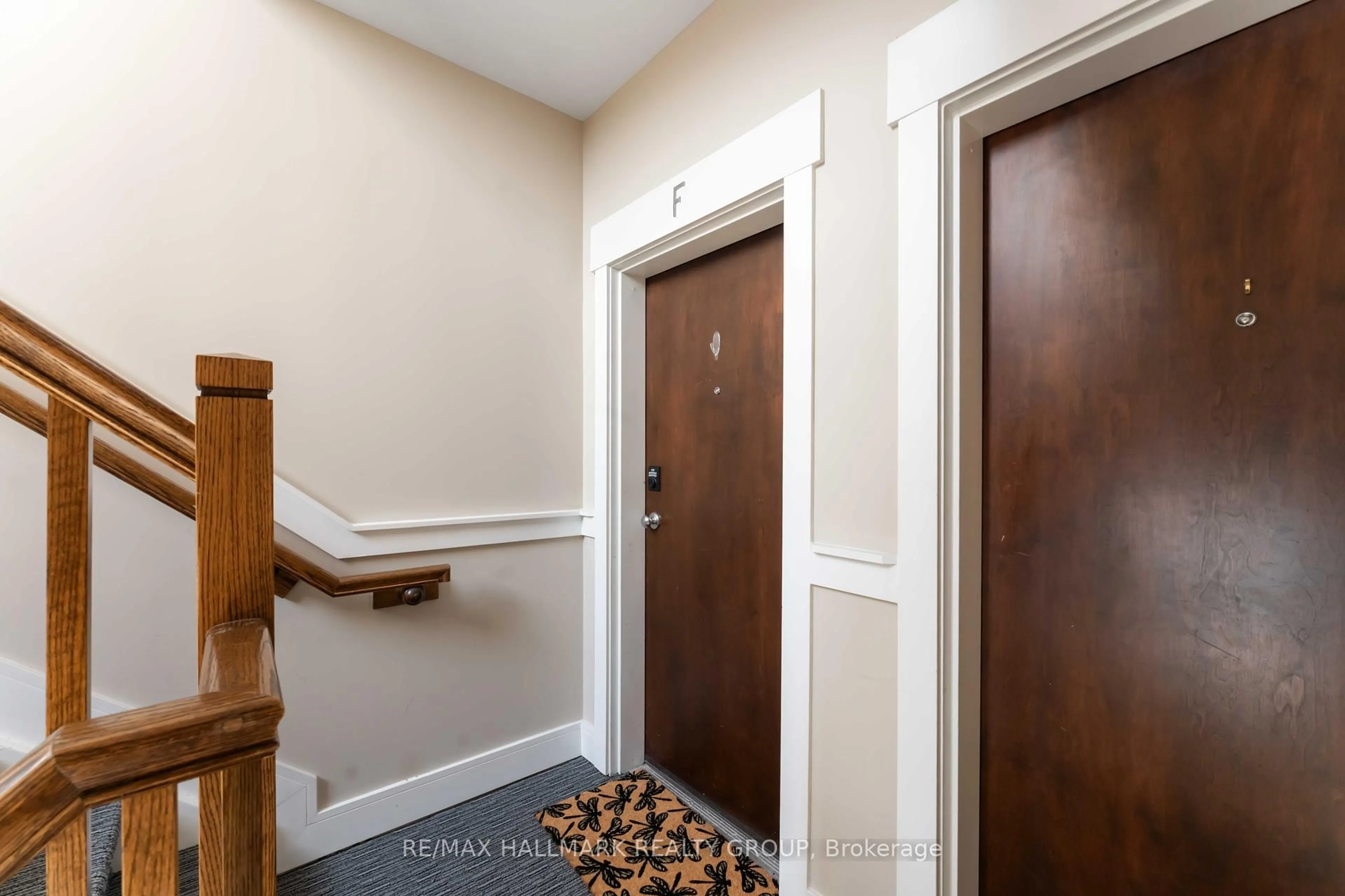 Indoor entryway for 3789 Canyon Walk Dr #F, Ottawa Ontario K1V 2M4