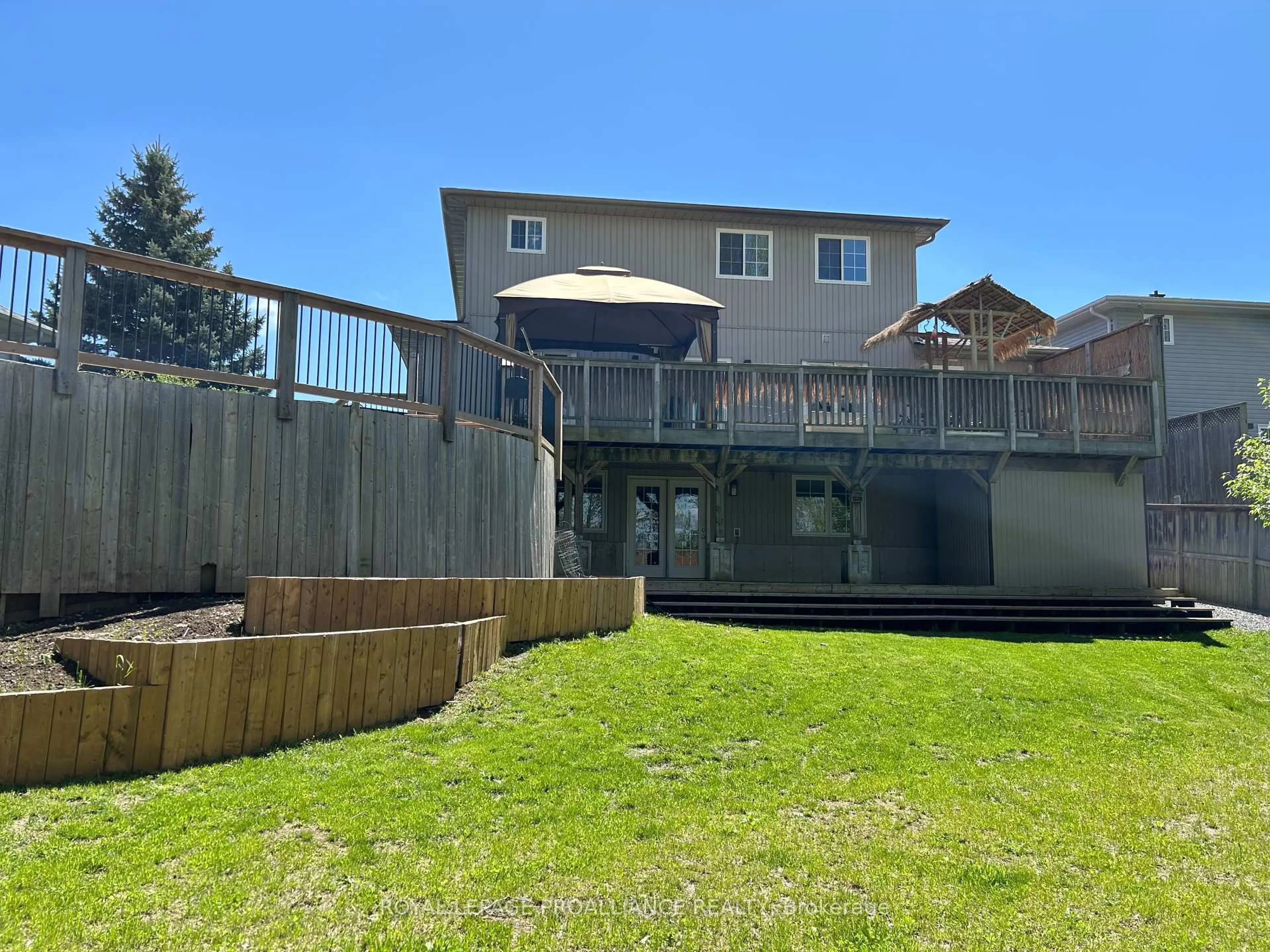 Patio, unknown for 48 Fleming Rd, Quinte West Ontario K8V 6P7