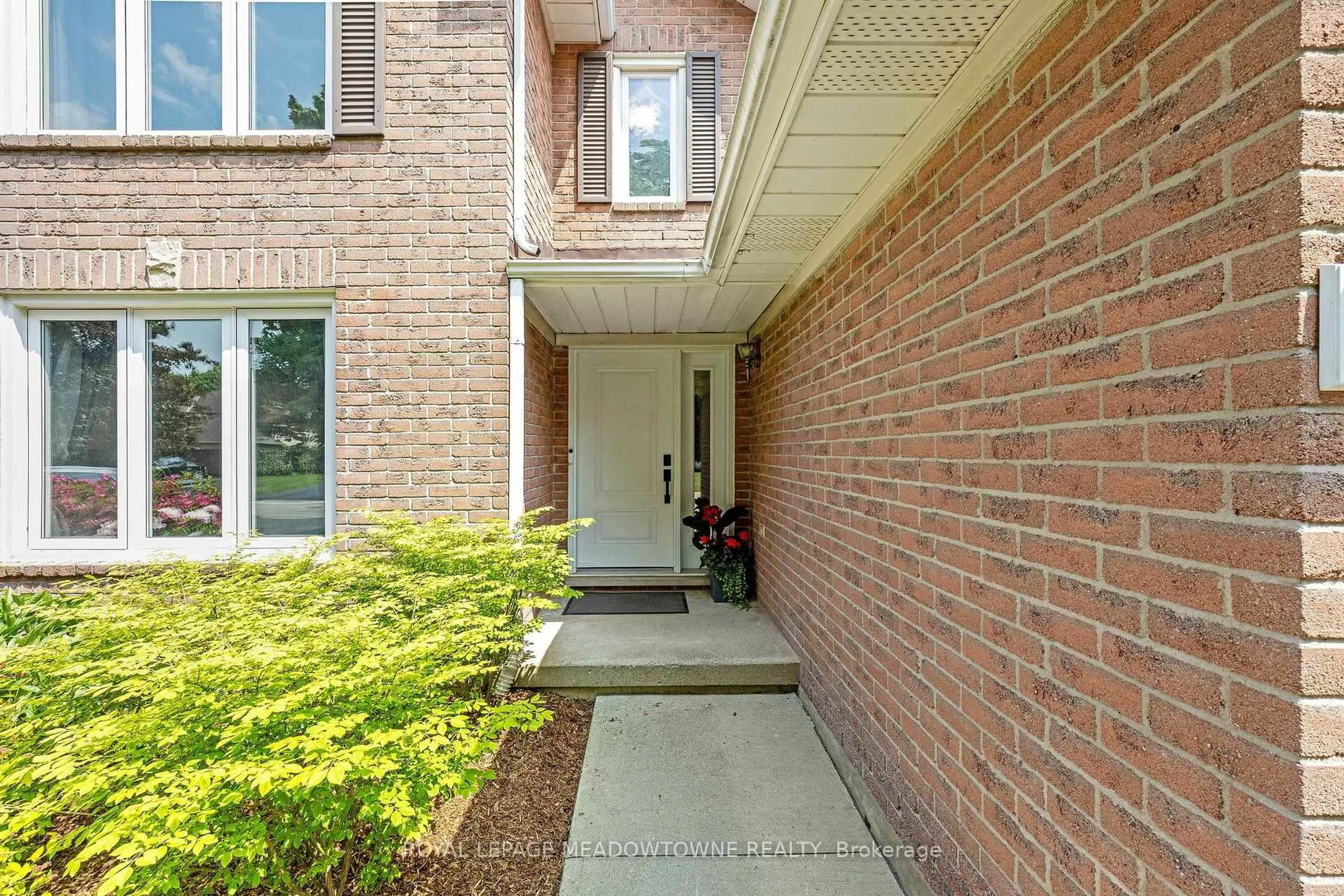Unknown for 400 Devonshire Terr, Hamilton Ontario L9G 4R6
