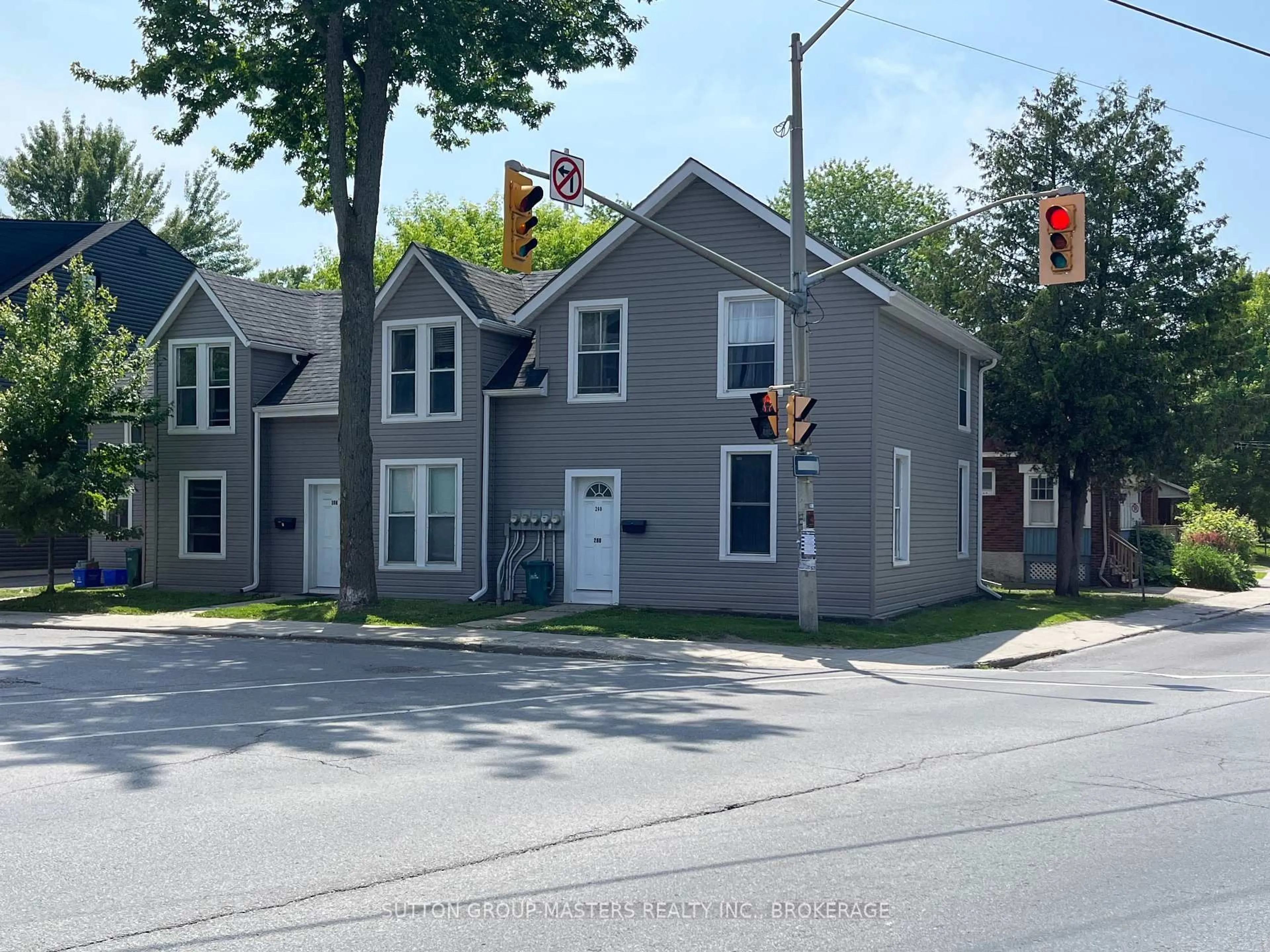 A pic from outside/outdoor area/front of a property/back of a property/a pic from drone, street for 260 ALFRED St, Kingston Ontario K7L 3S2