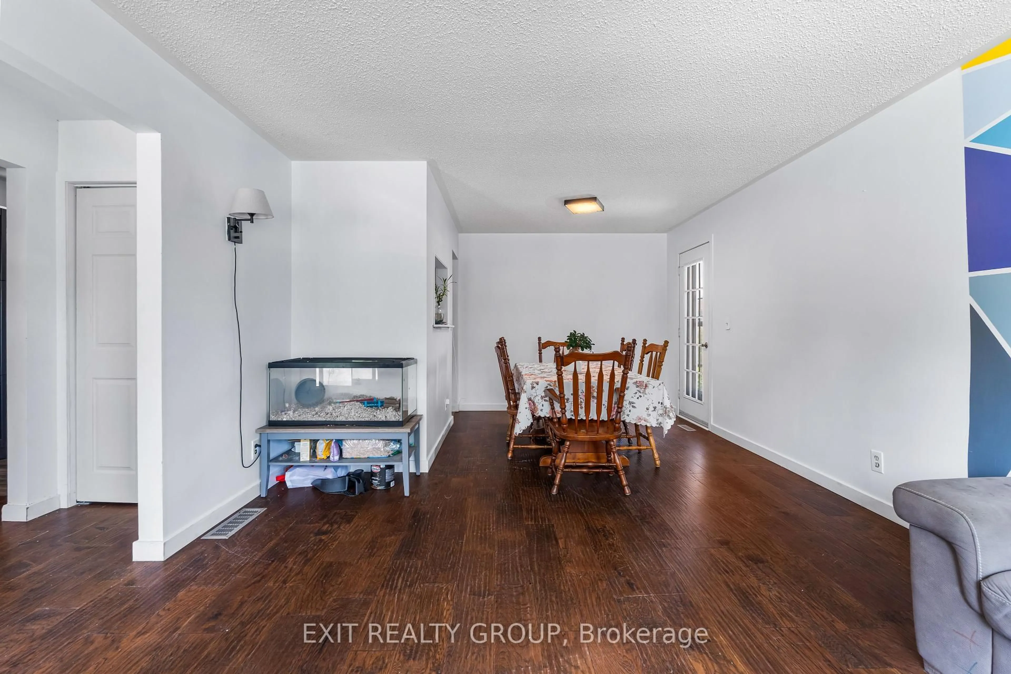 A pic of a room for 94 Maple Dr, Belleville Ontario K8P 2R2