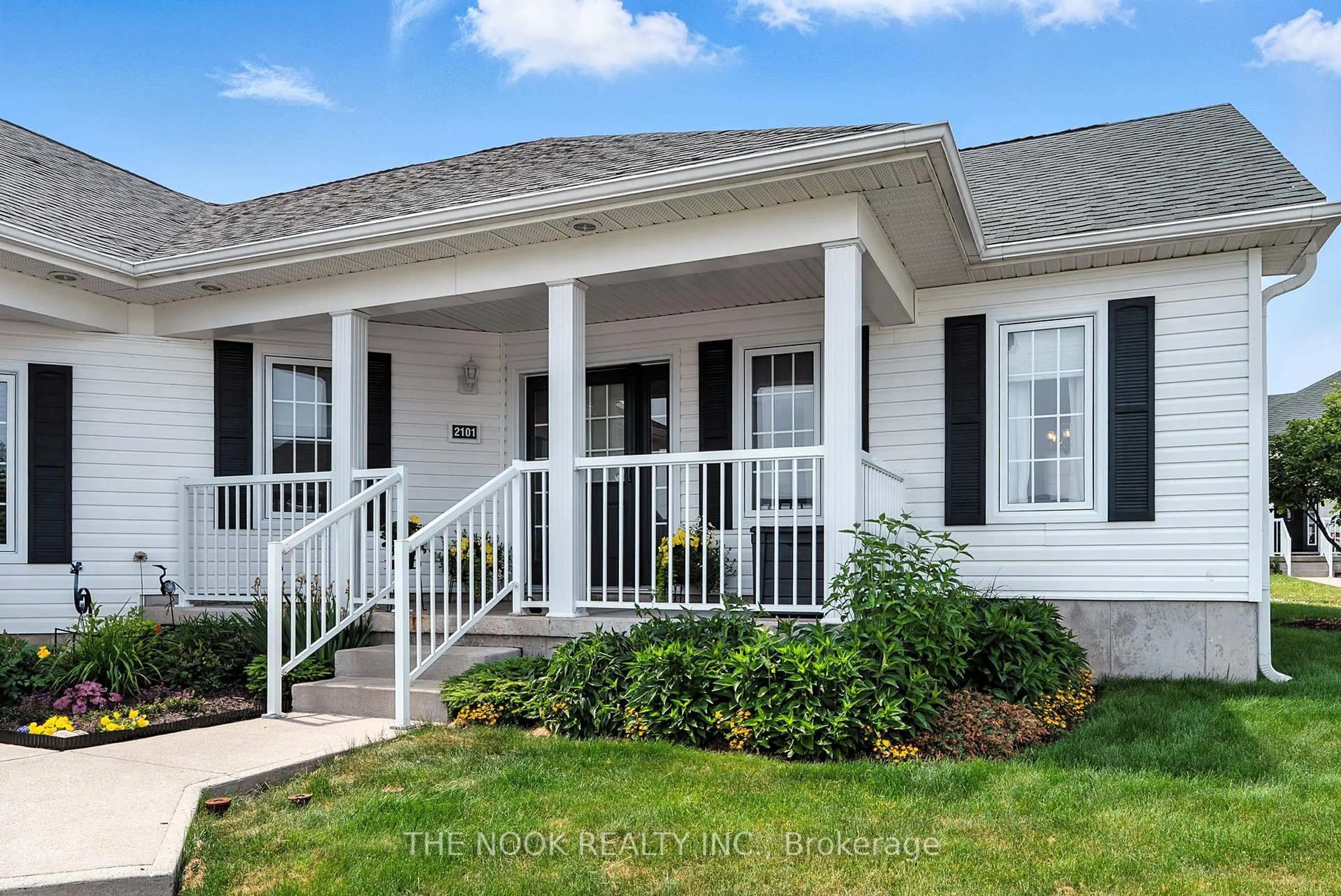 Home with vinyl exterior material, unknown for 300 Croft St #2101, Port Hope Ontario L1A 0E1