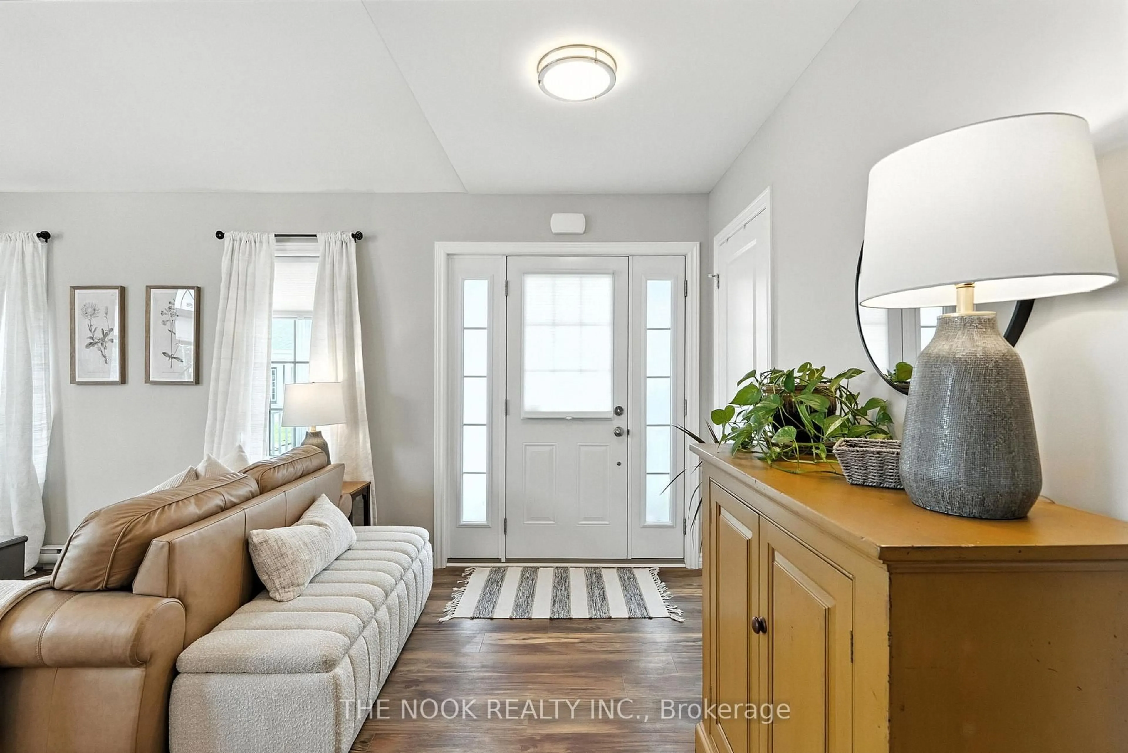 Indoor entryway for 300 Croft St #2101, Port Hope Ontario L1A 0E1