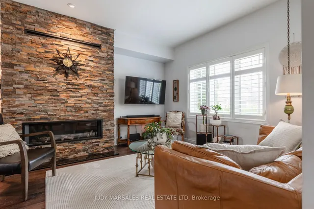 Additional property image - 100 Beddoe Dr Unit 21