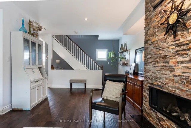 Additional property image - 100 Beddoe Dr Unit 21