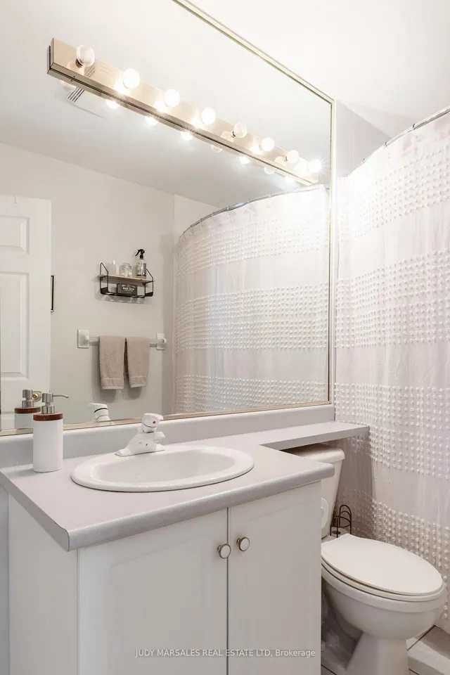 Additional property image - 100 Beddoe Dr Unit 21