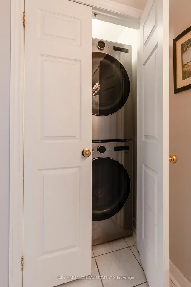 Additional property image - 100 Beddoe Dr Unit 21