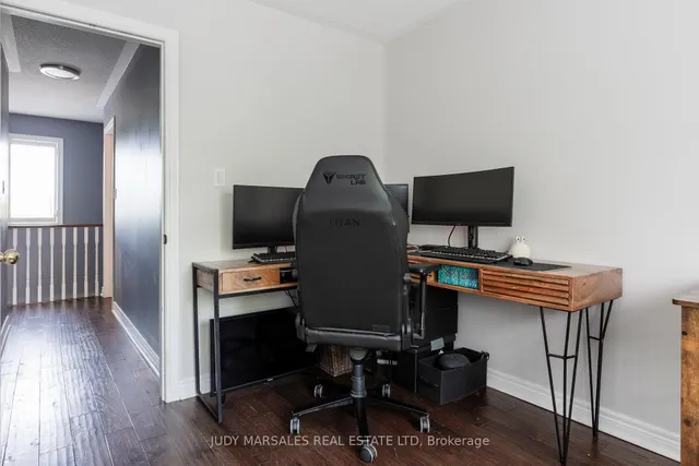 Additional property image - 100 Beddoe Dr Unit 21