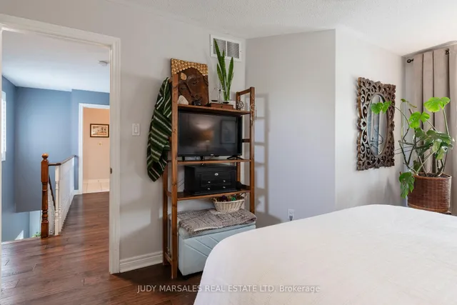 Additional property image - 100 Beddoe Dr Unit 21
