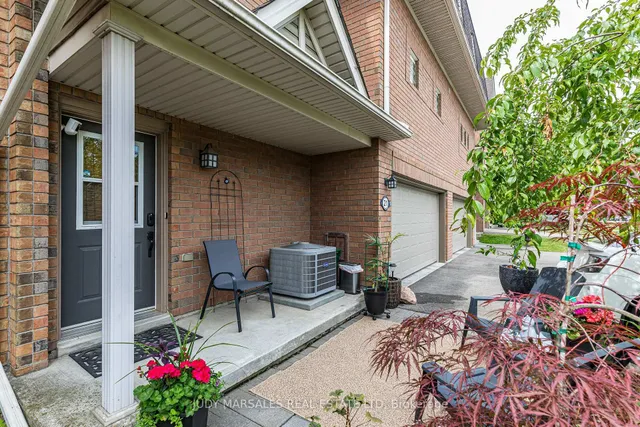 Additional property image - 100 Beddoe Dr Unit 21