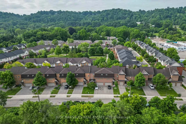 Additional property image - 100 Beddoe Dr Unit 21