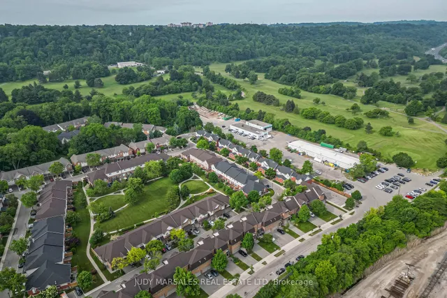 Additional property image - 100 Beddoe Dr Unit 21