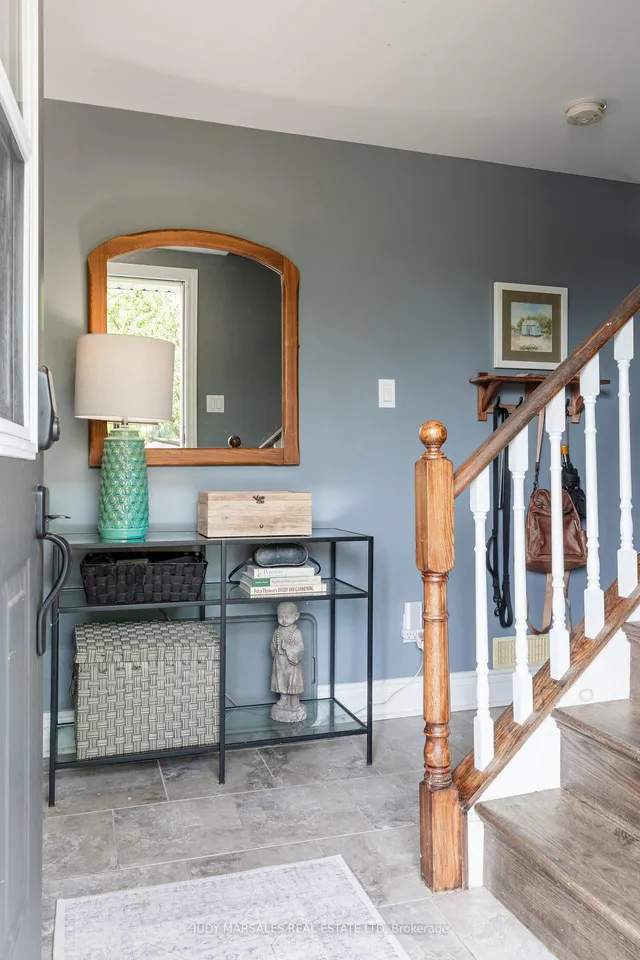 Additional property image - 100 Beddoe Dr Unit 21