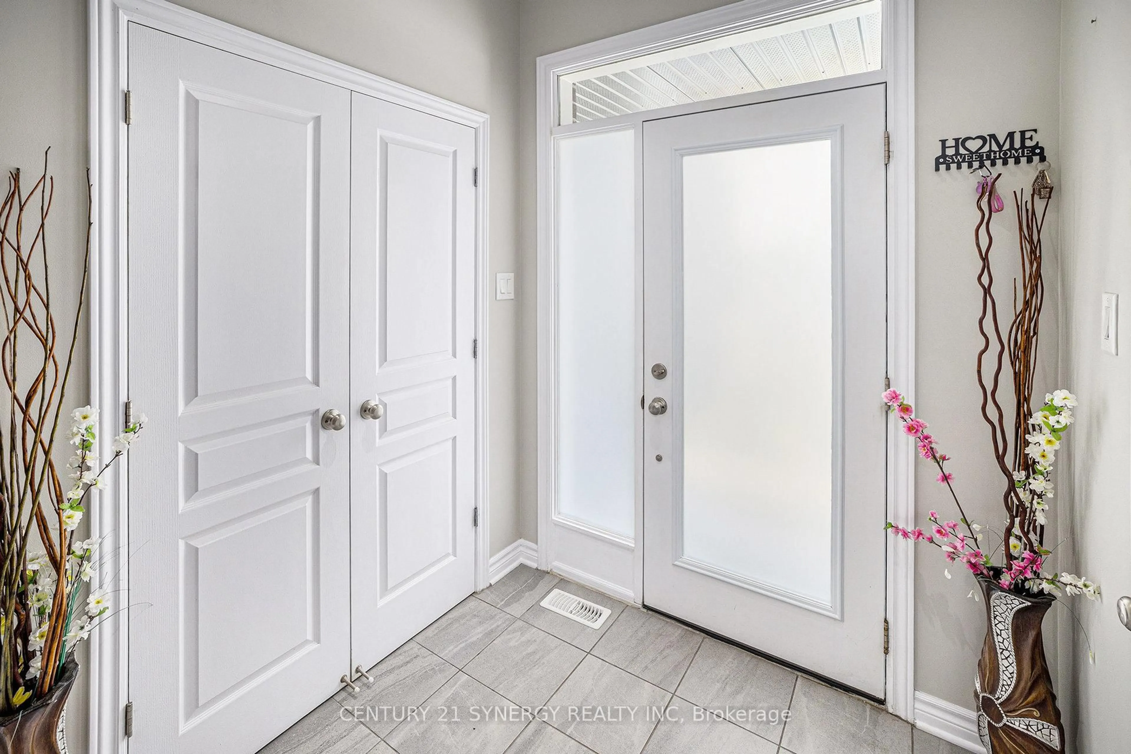 Indoor entryway for 323 Livery St, Ottawa Ontario K2V 0B4