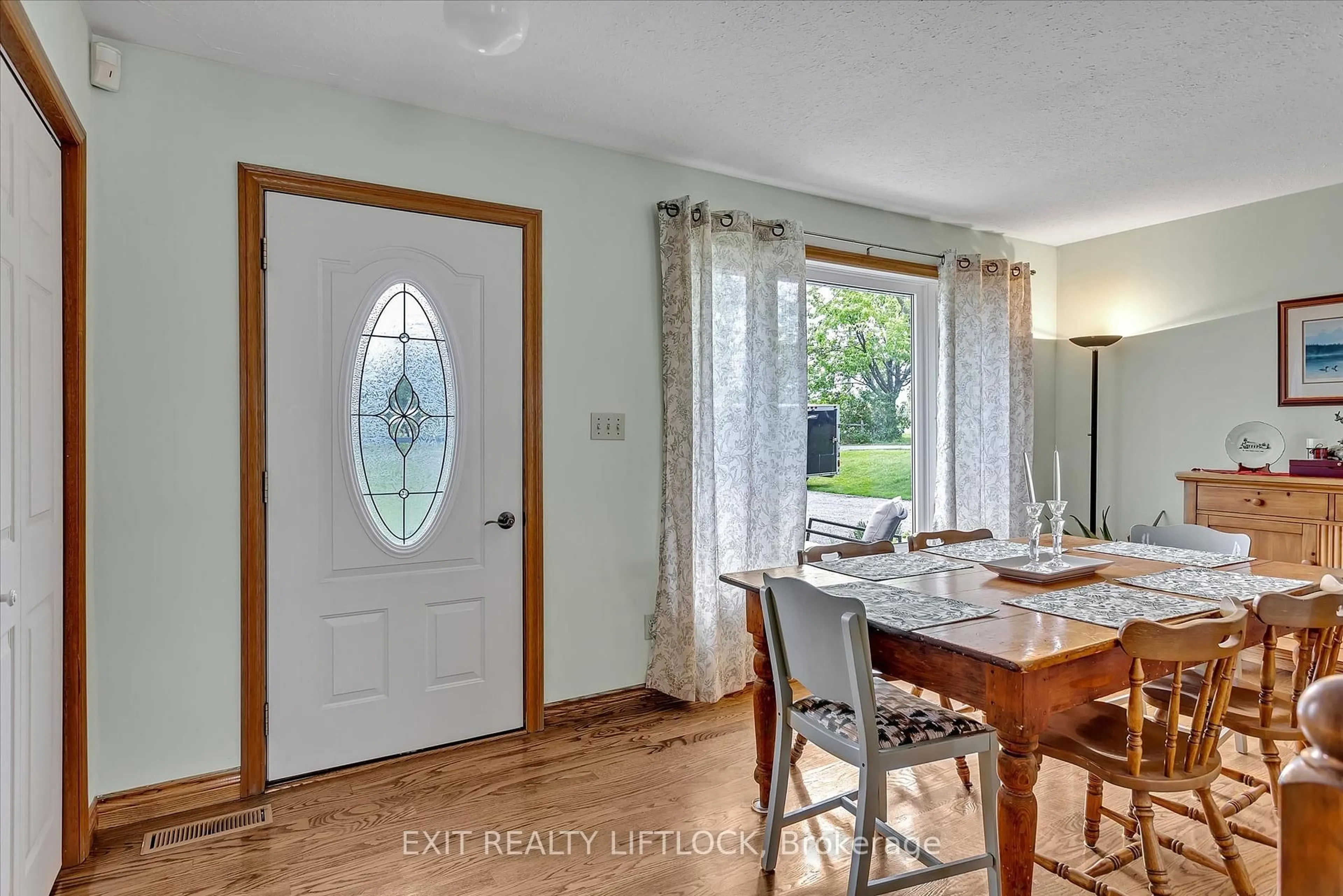 Dining room, unknown for 890 Stewart Line, Cavan Monaghan Ontario L0A 1C0