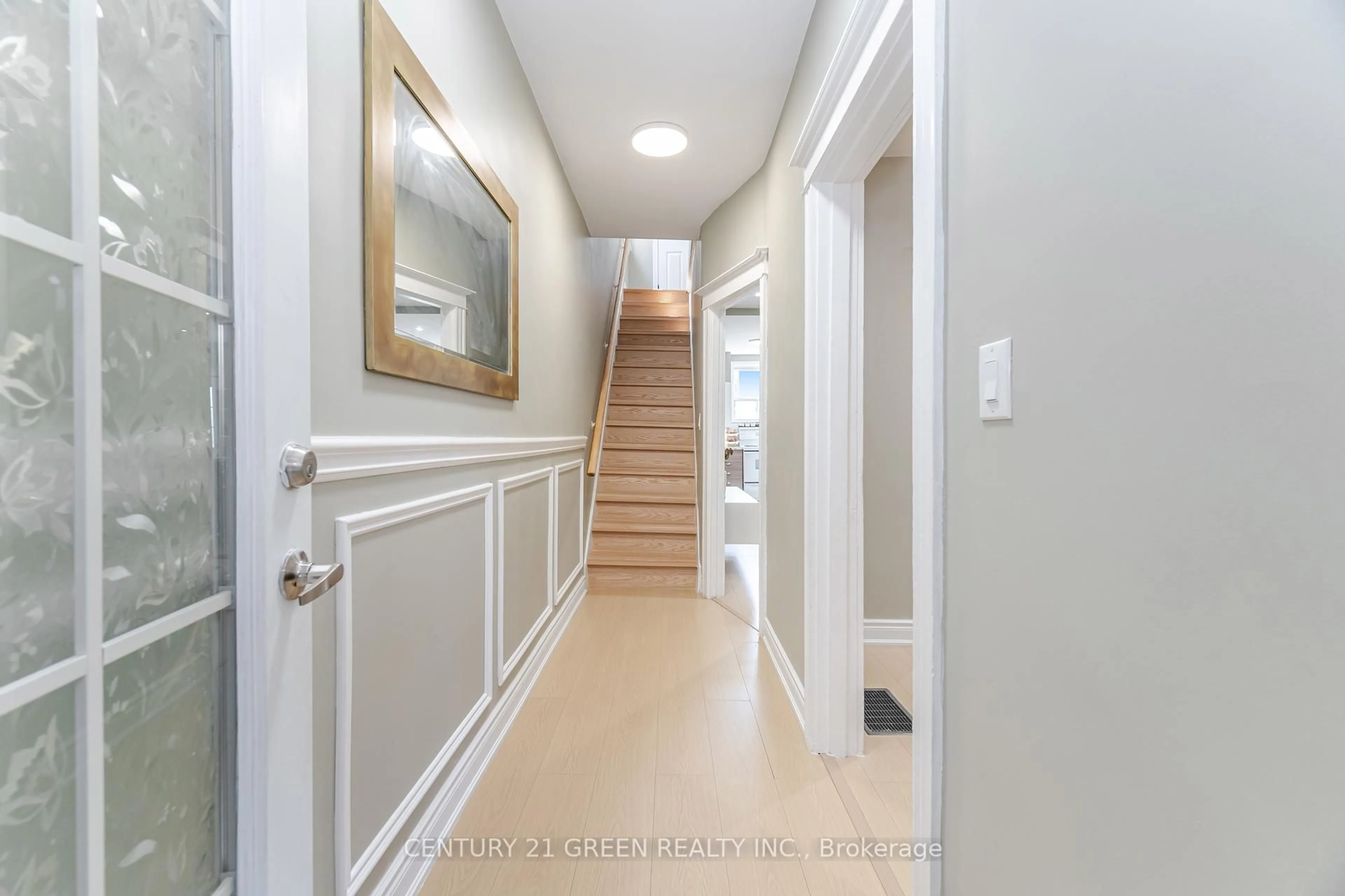 Indoor entryway for 61 Stirton St, Hamilton Ontario L8L 6E7