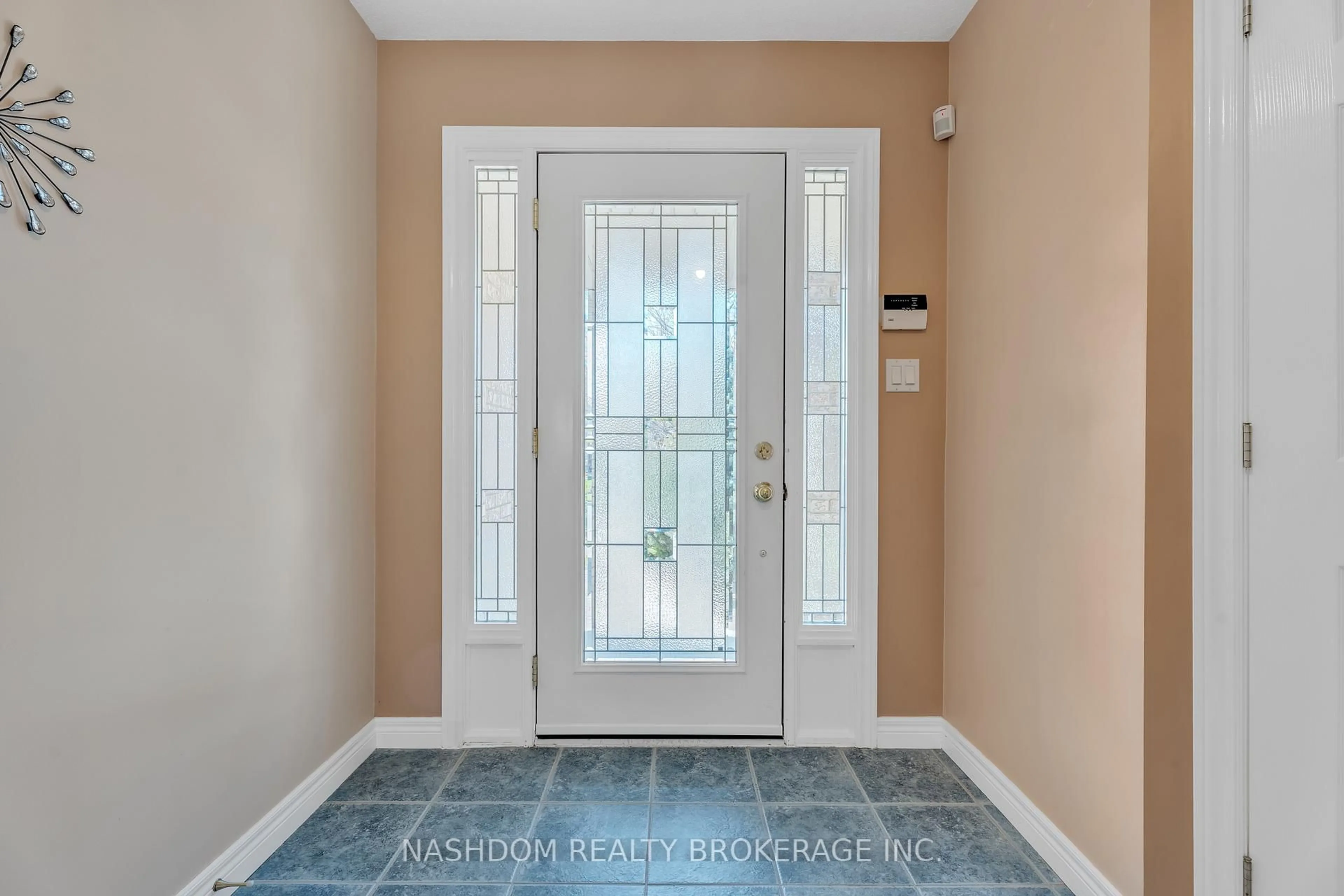 Indoor entryway for 42 Archer Way, Hamilton Ontario L0R 1W0