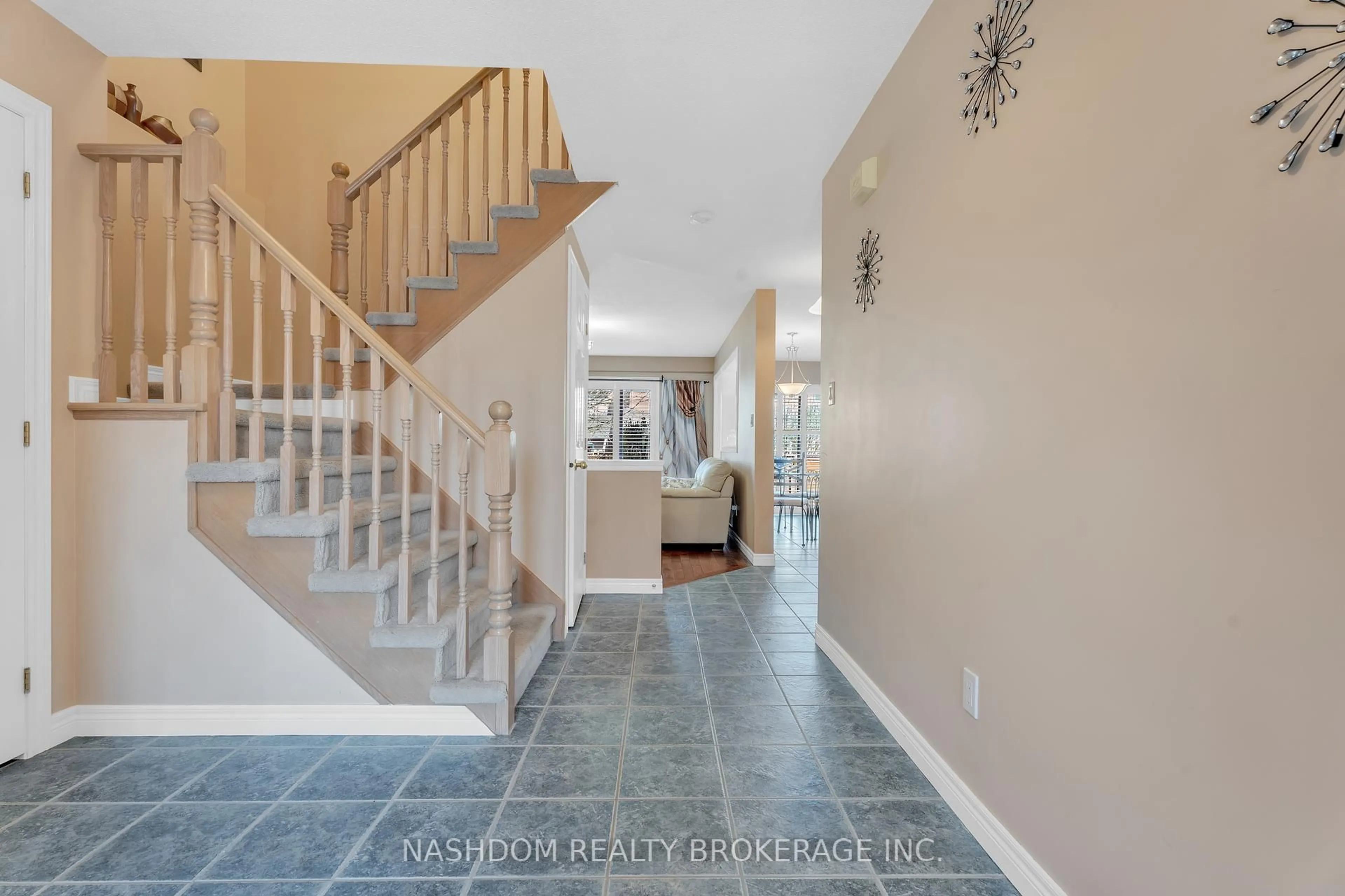 Indoor entryway for 42 Archer Way, Hamilton Ontario L0R 1W0