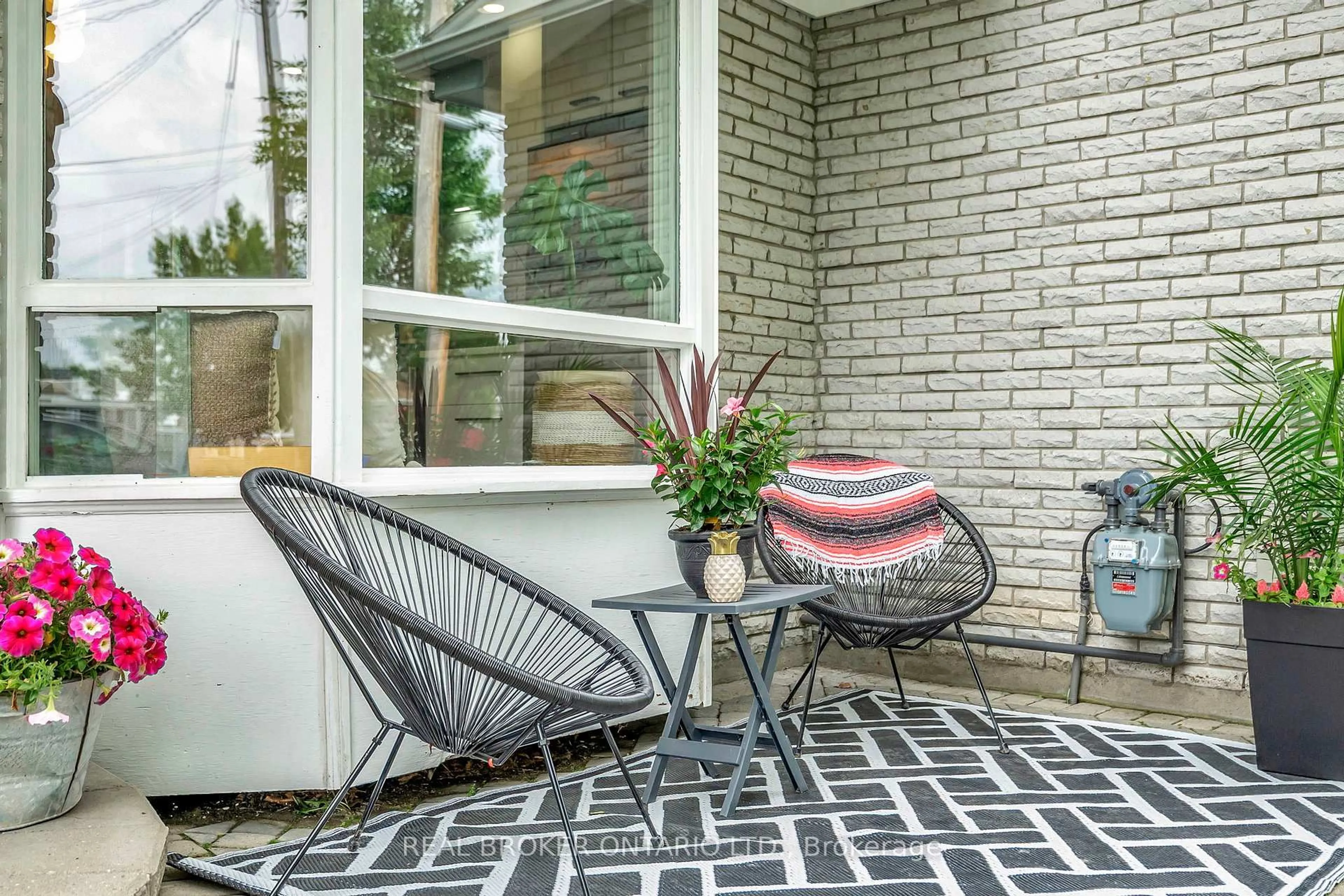 Patio, street for 6 Ashburn Dr #B, Ottawa Ontario K2E 6N3