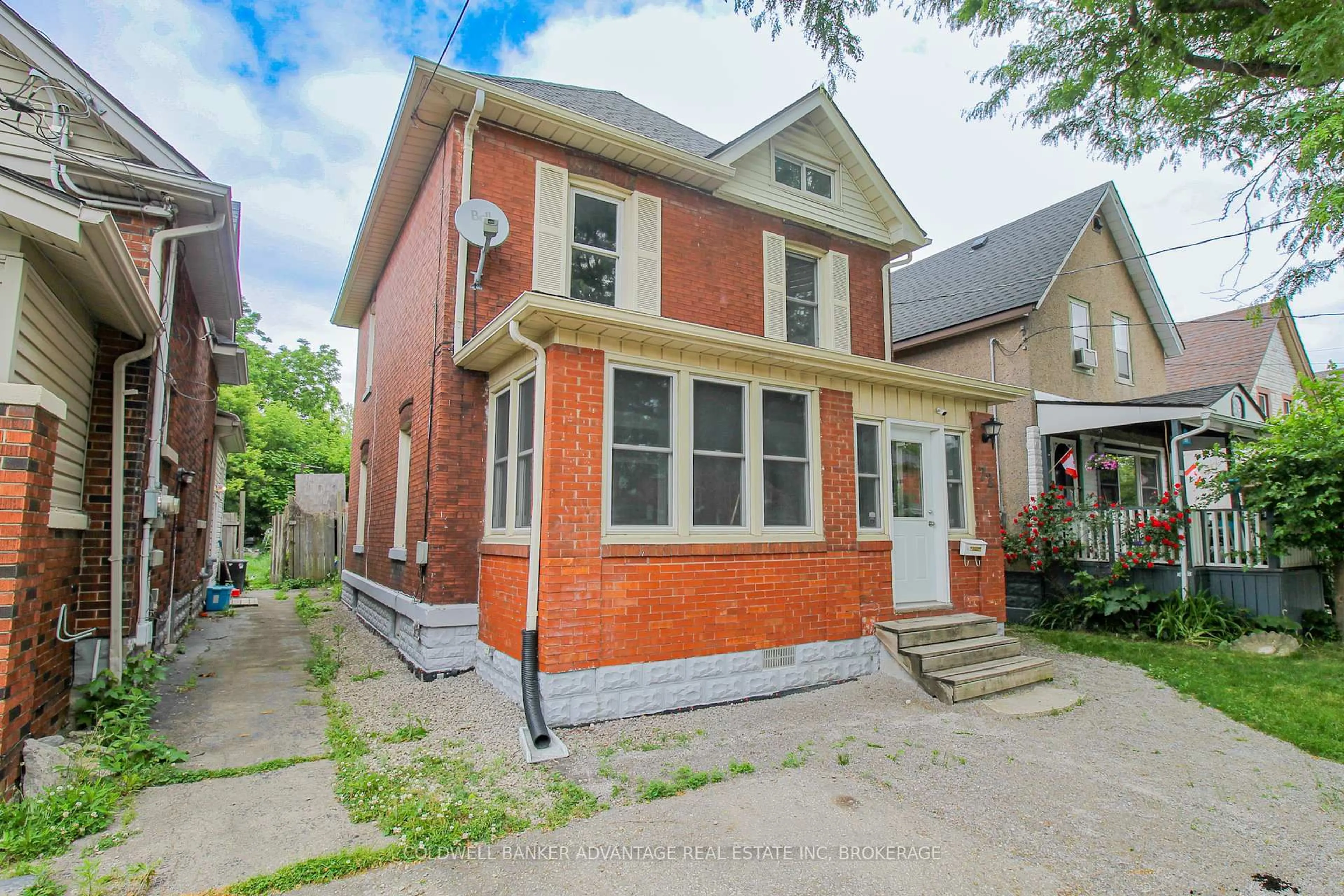 Home with brick exterior material, street for 72 Regent St, Welland Ontario L3B 4H6