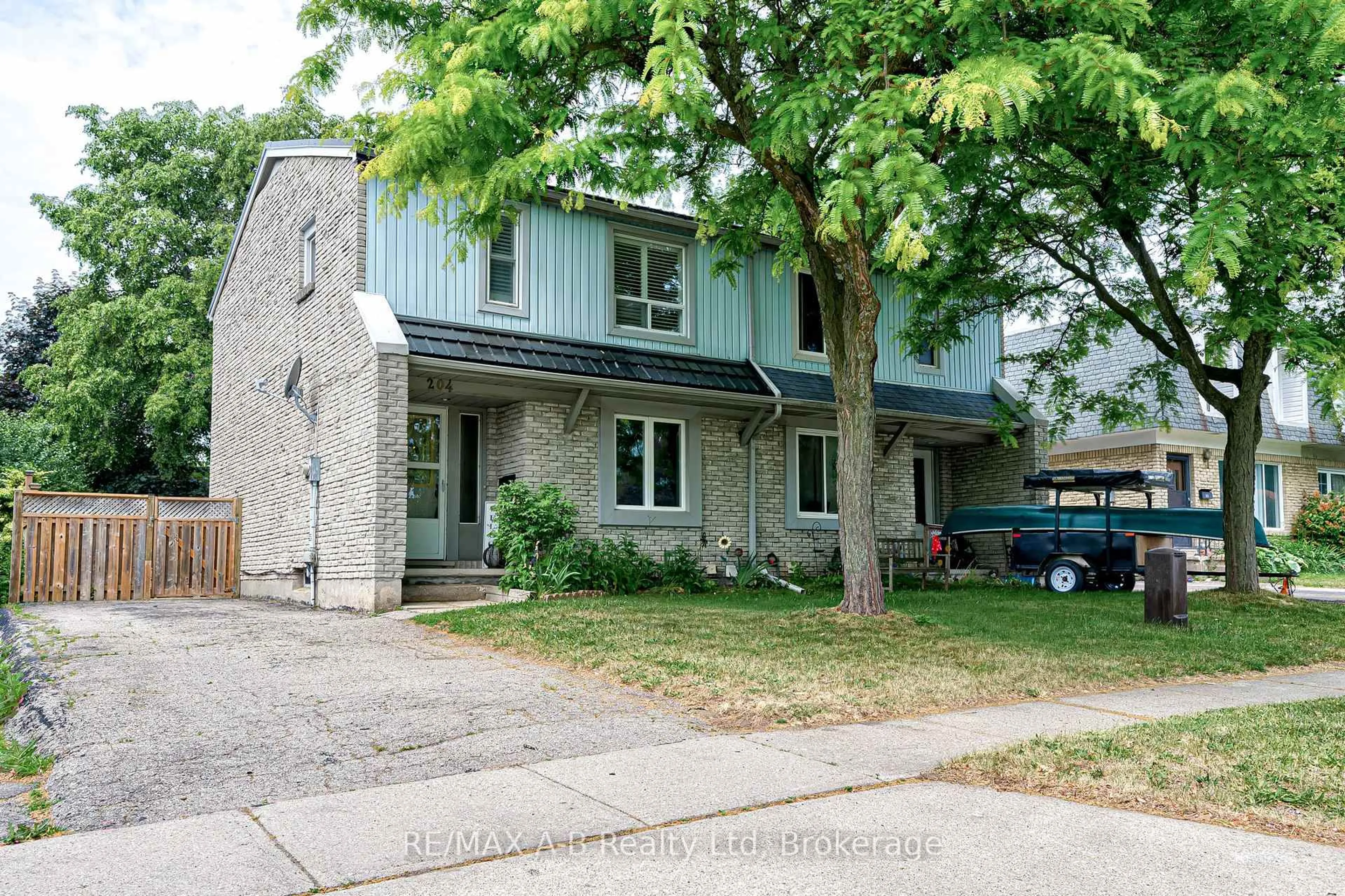 Home with brick exterior material, street for 204 Ferguson Ave, Cambridge Ontario N1R 6G2