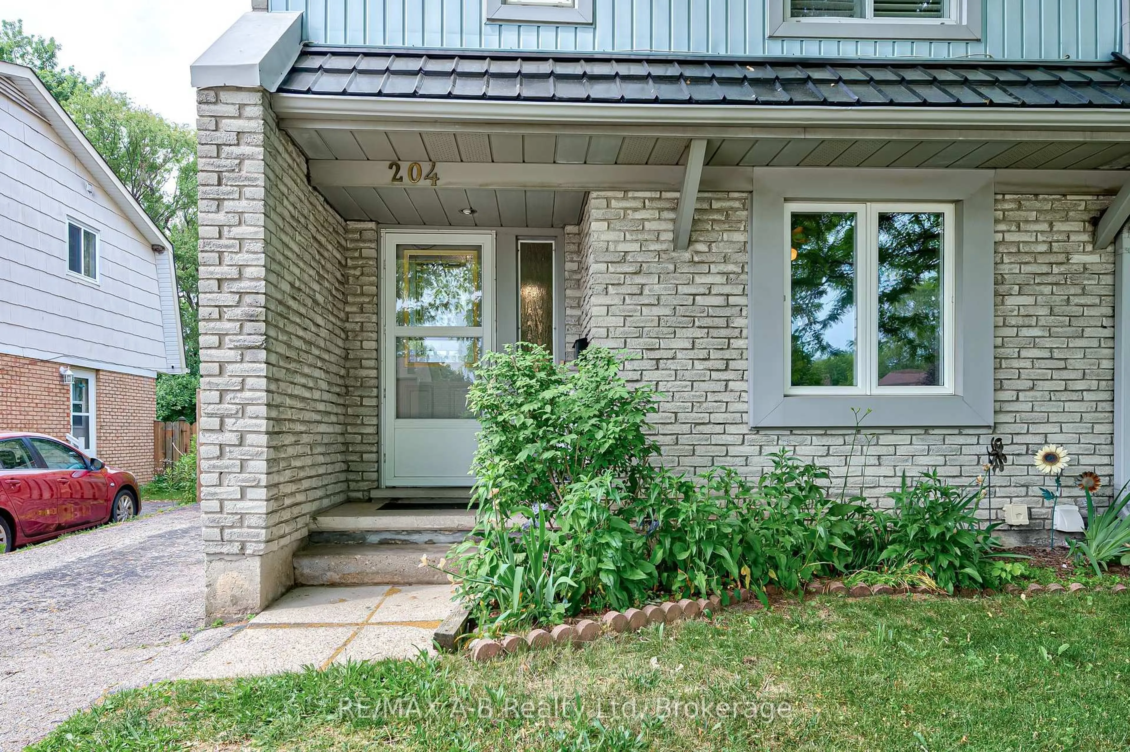 Home with brick exterior material, street for 204 Ferguson Ave, Cambridge Ontario N1R 6G2