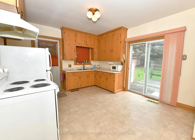Additional image 15 of 25 GUELPH St