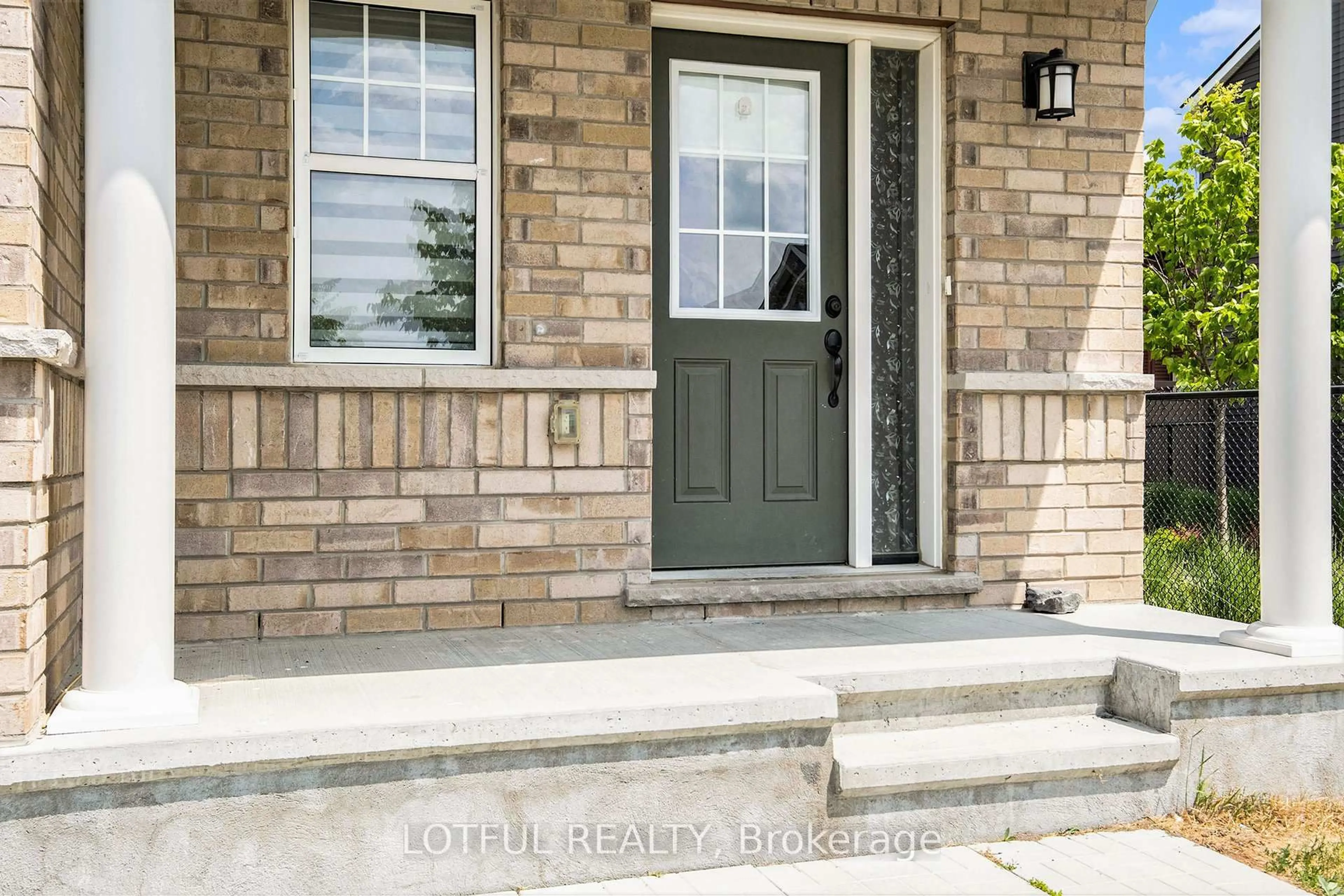 Indoor entryway for 145 Celestial Grve, Ottawa Ontario K2J 6S8
