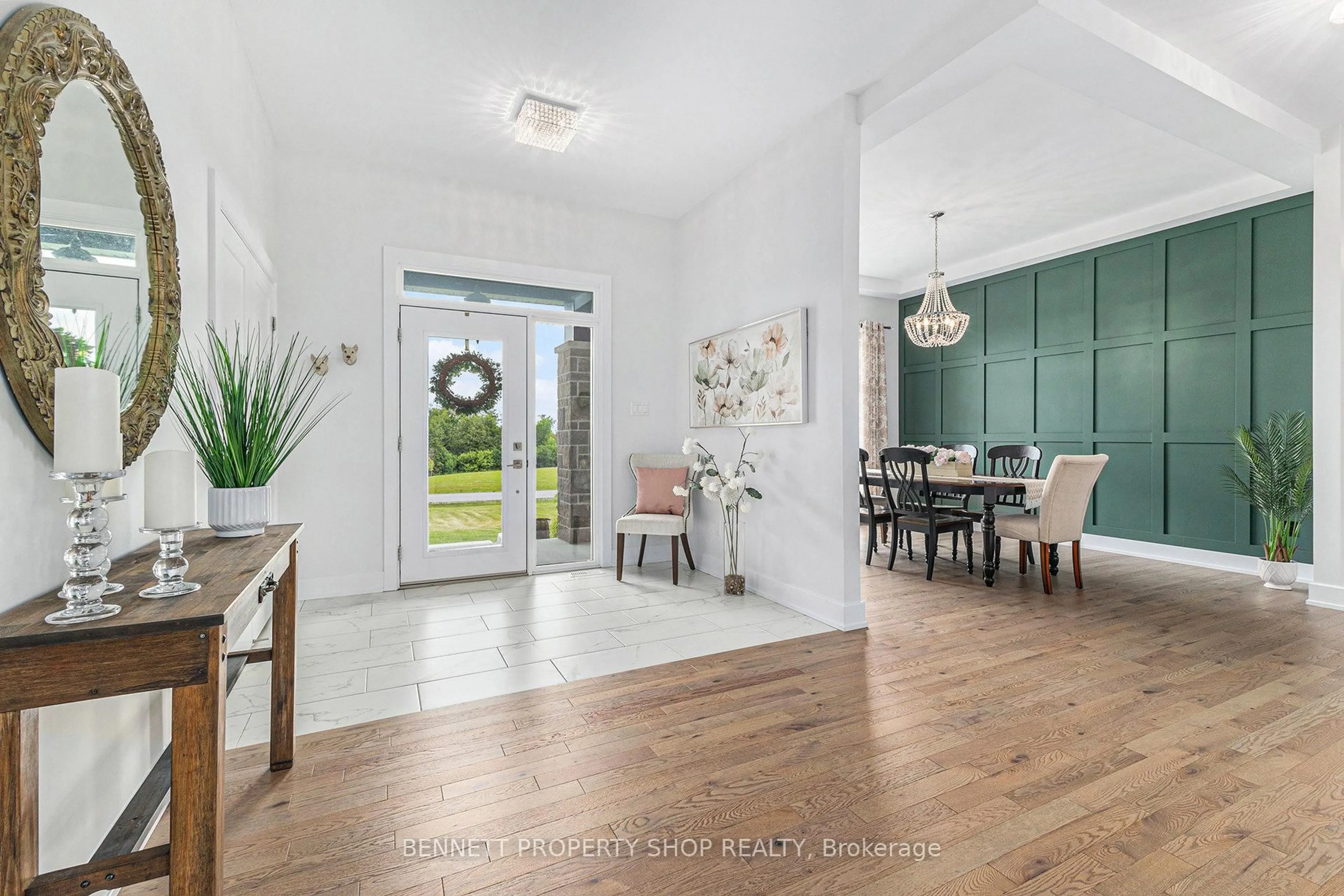 Indoor entryway for 408 Gaelic Glen Rdge, Ashton Ontario K0A 1B0