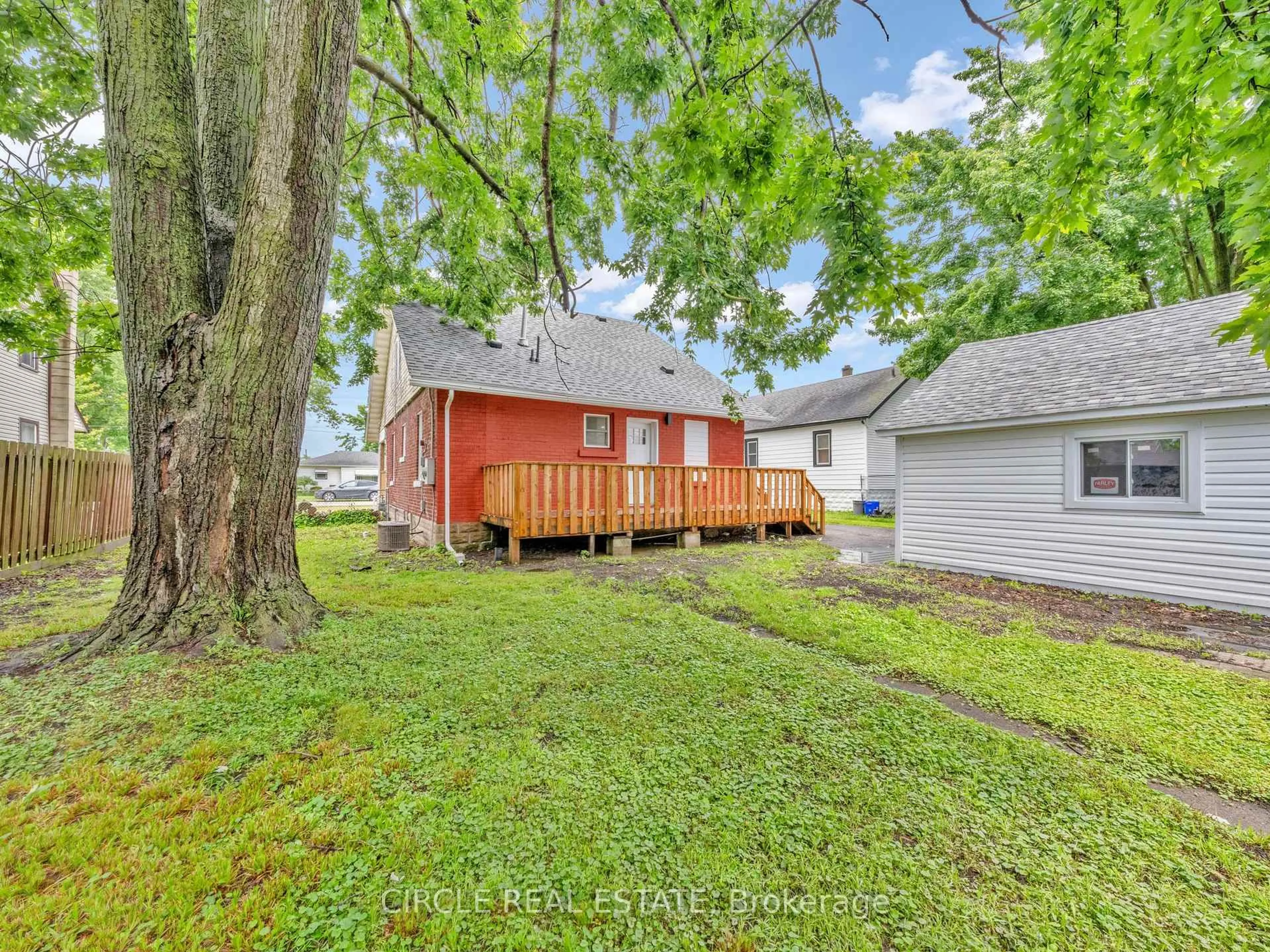 Shed for 178 Harvey St, Essex Ontario N8M 2E7