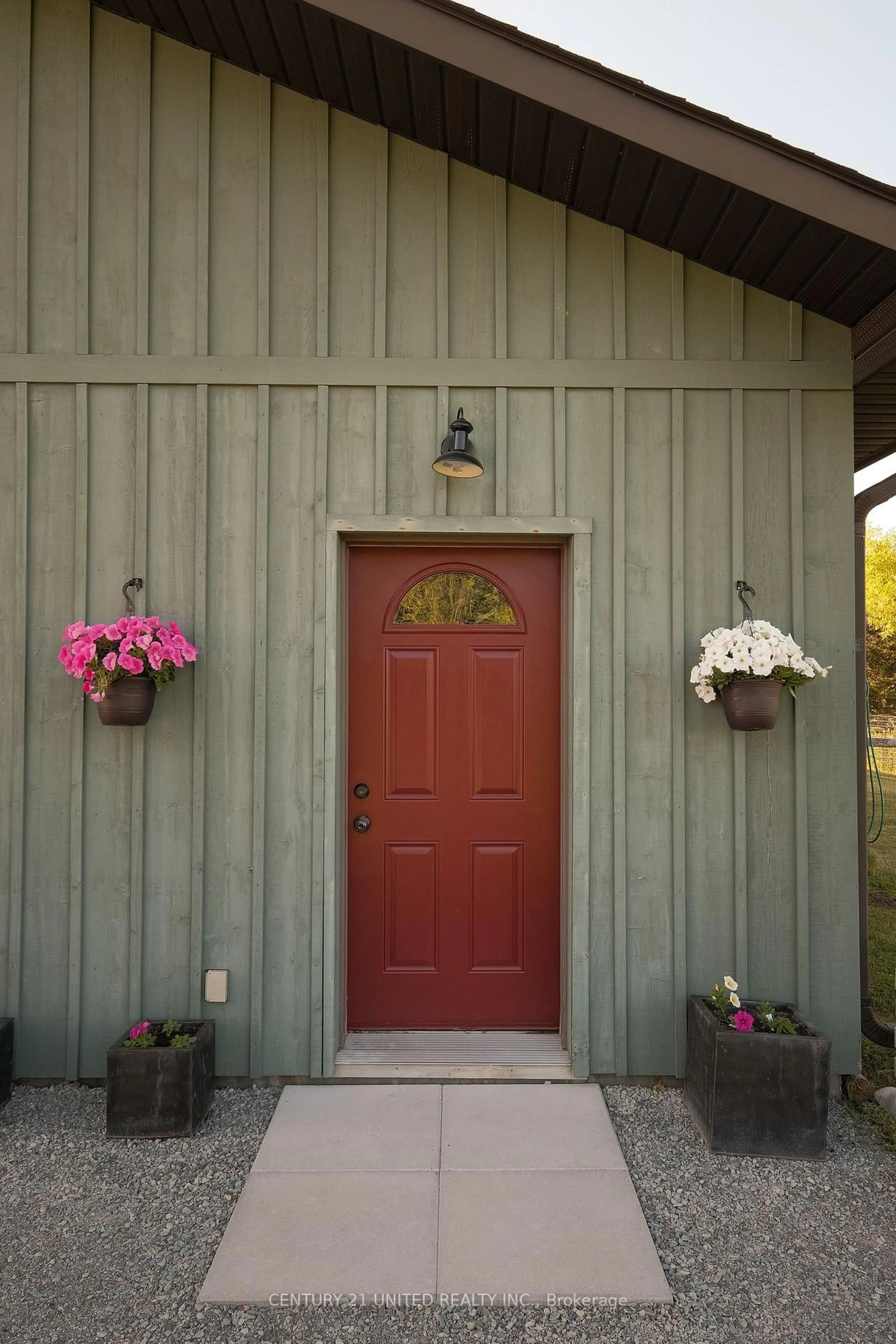 Indoor entryway for 1480 Mill Line Rd, Douro-Dummer Ontario K0L 2V0