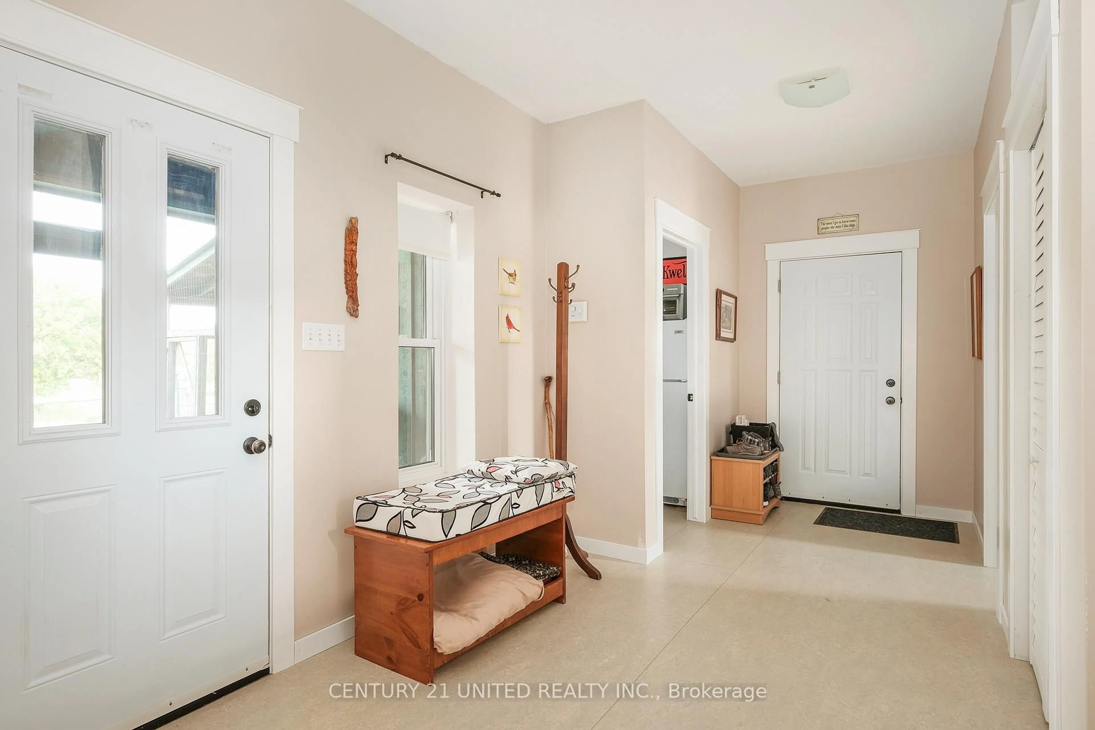 Indoor entryway for 1480 Mill Line Rd, Douro-Dummer Ontario K0L 2V0