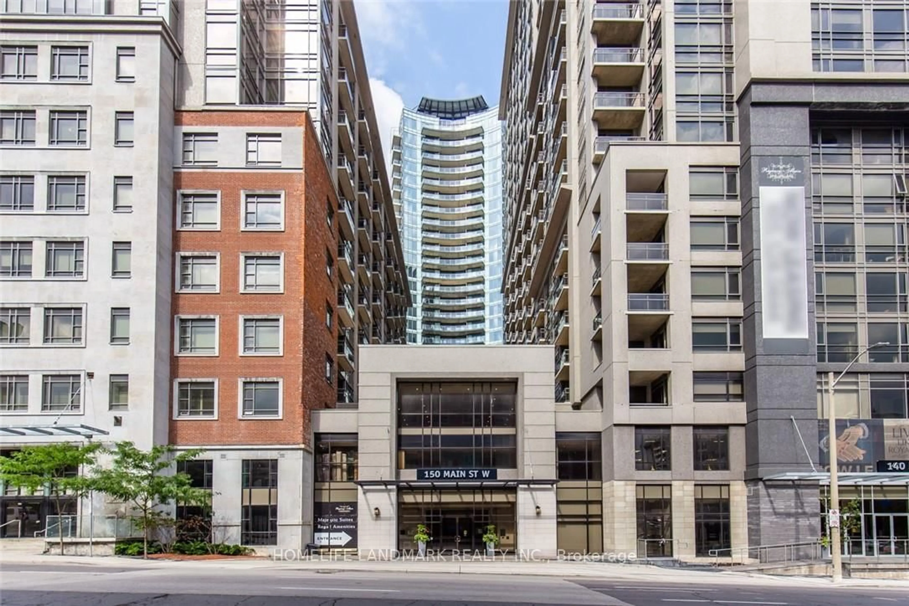 Indoor foyer for 150 main St #707, Hamilton Ontario L8P 1H8