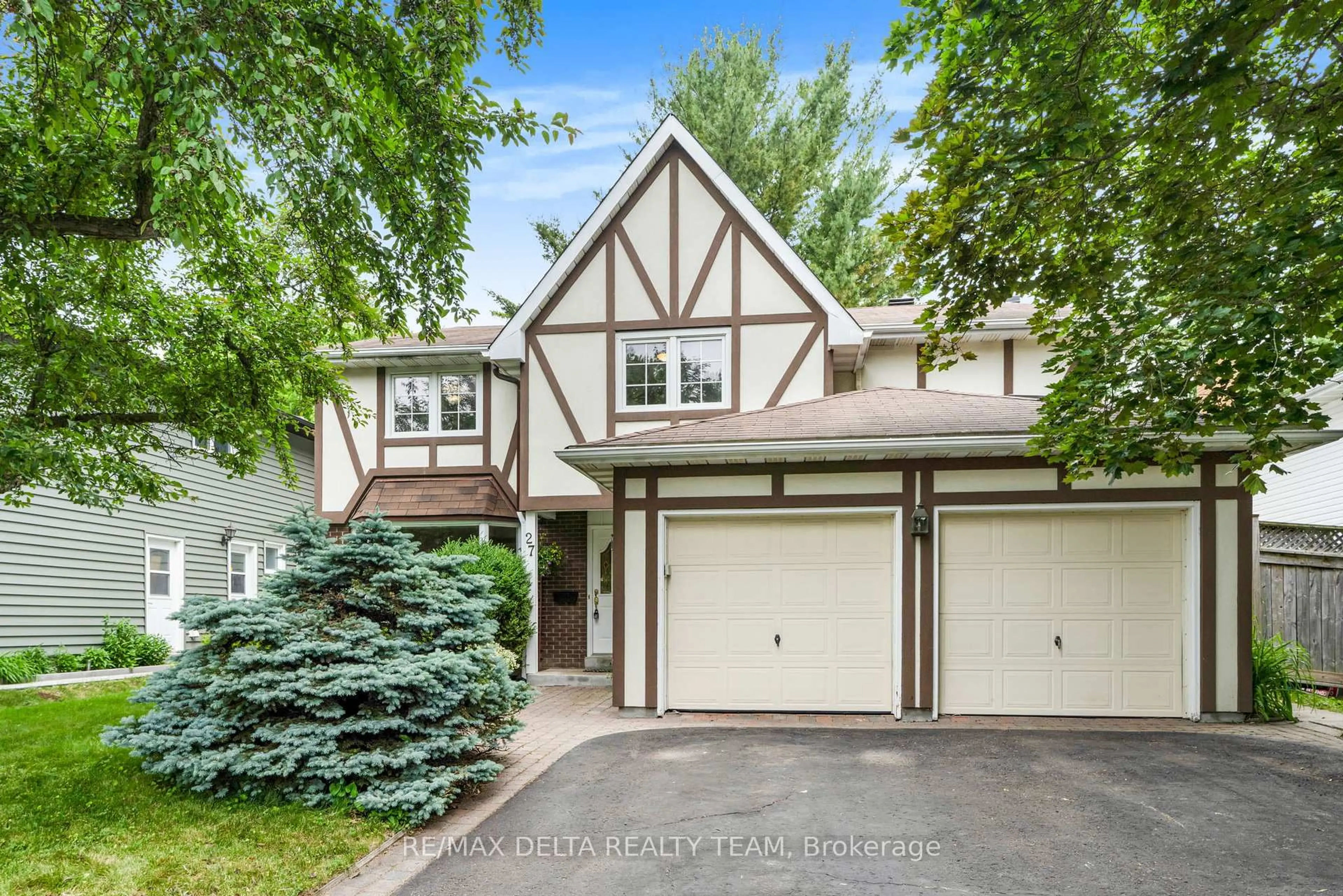 Home with vinyl exterior material, street for 27 Burndale Rd, Ottawa Ontario K1B 3Y4