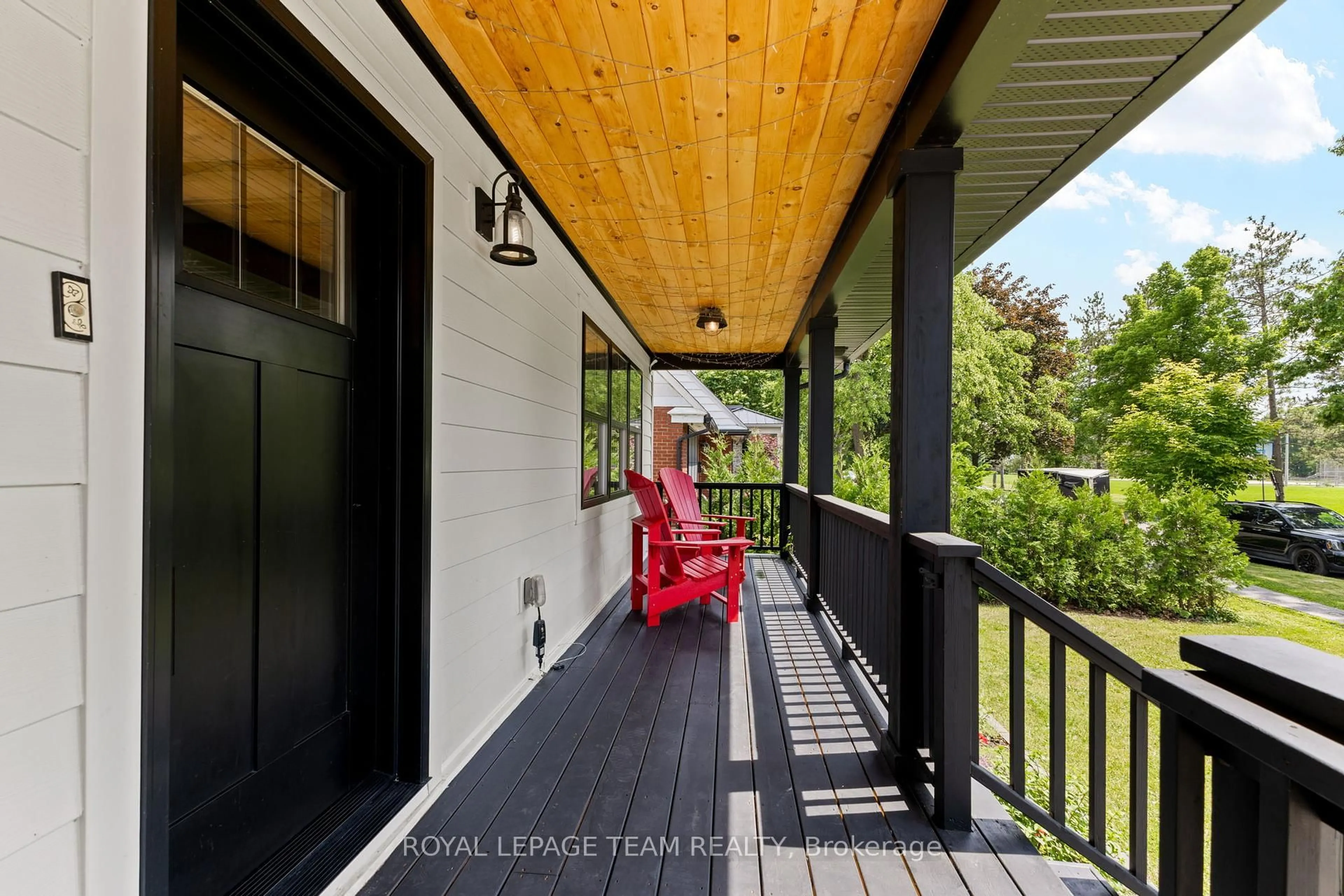 Patio, street for 509 Windermere Ave, Ottawa Ontario K2A 2W3