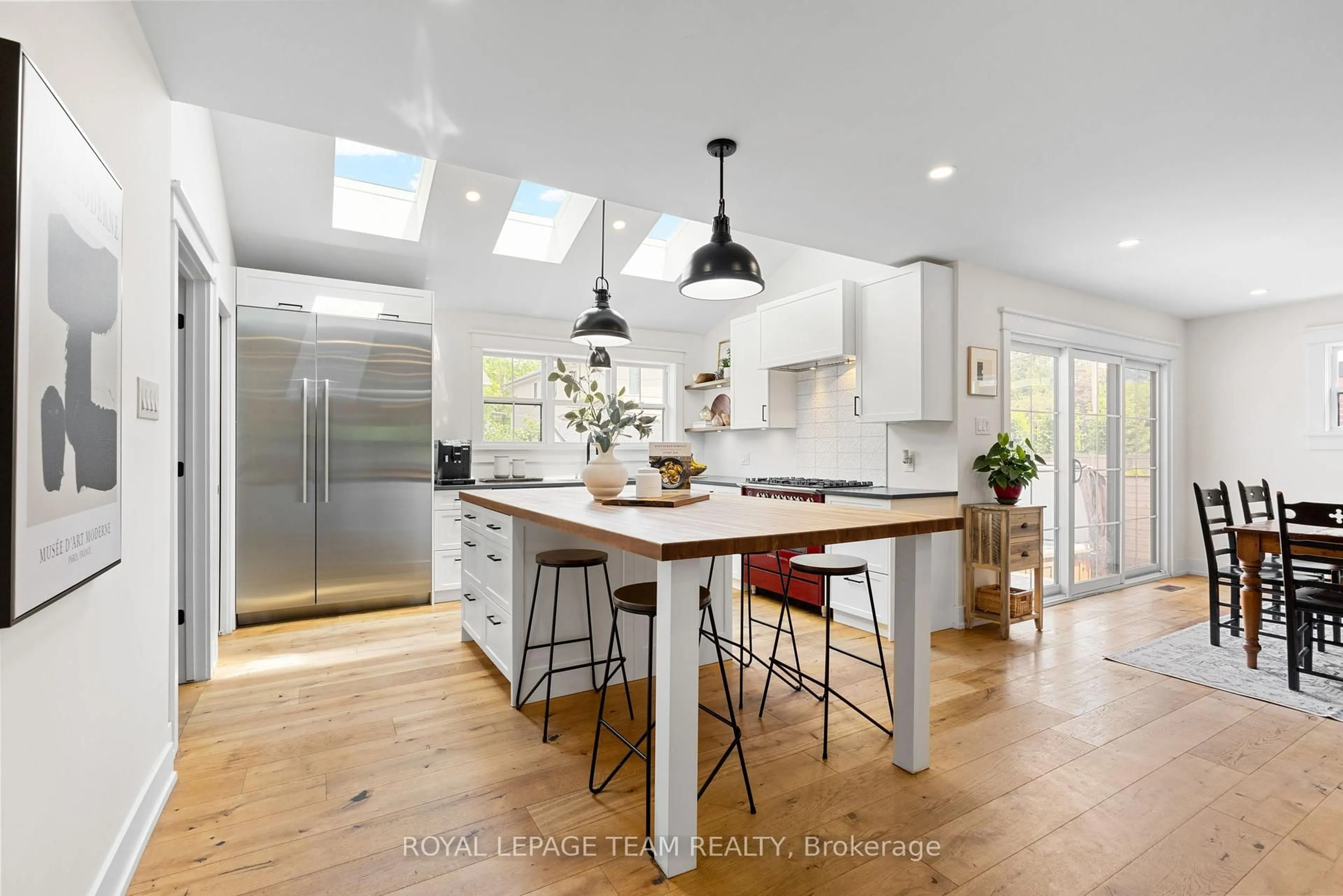 Contemporary kitchen, unknown for 509 Windermere Ave, Ottawa Ontario K2A 2W3