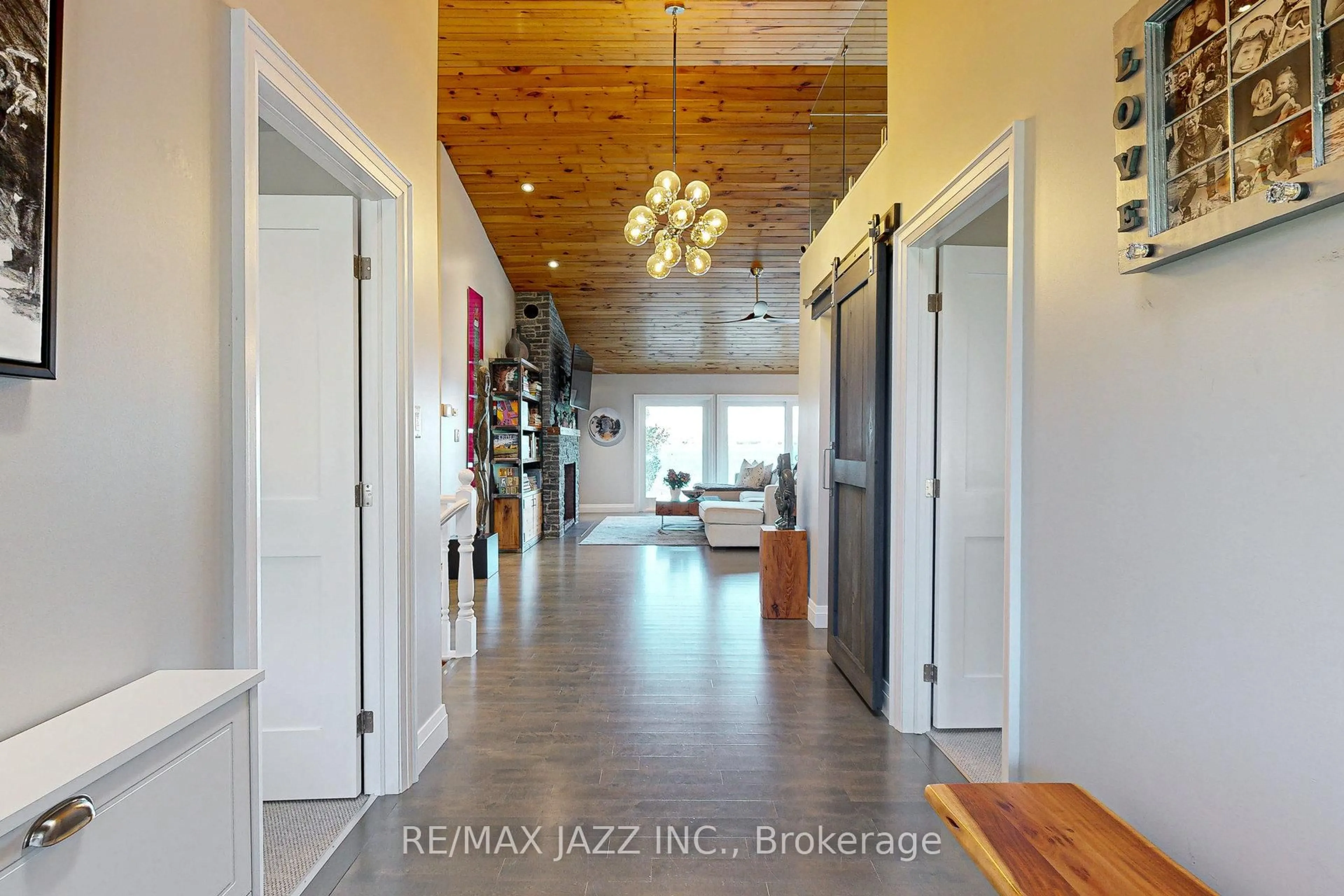 Indoor entryway for 30 Wakeford Rd, Kawartha Lakes Ontario K0M 2C0
