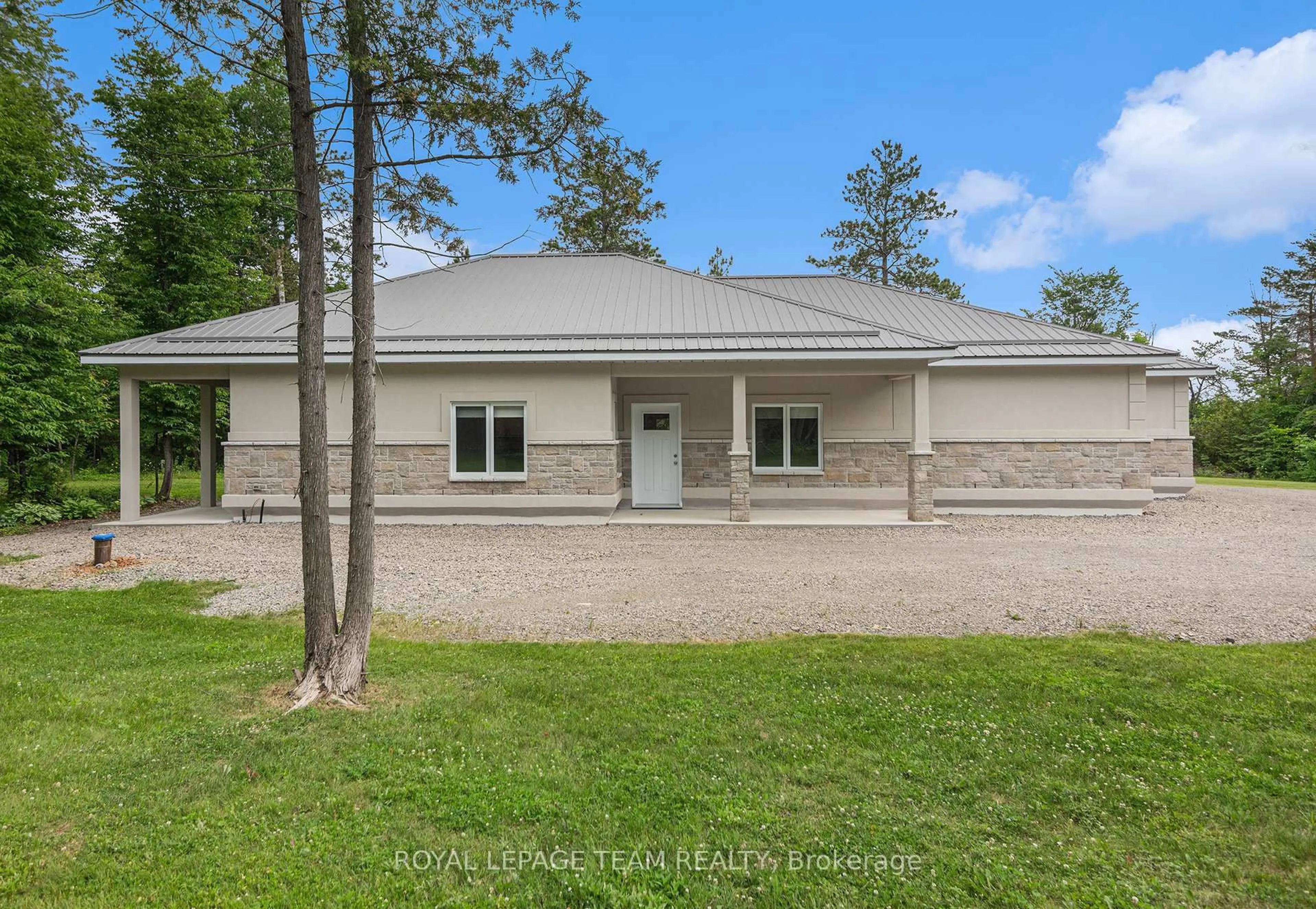 A pic from outside/outdoor area/front of a property/back of a property/a pic from drone, unknown for 4517 Roger Stevens Dr, Smiths Falls Ontario K7A 4S6